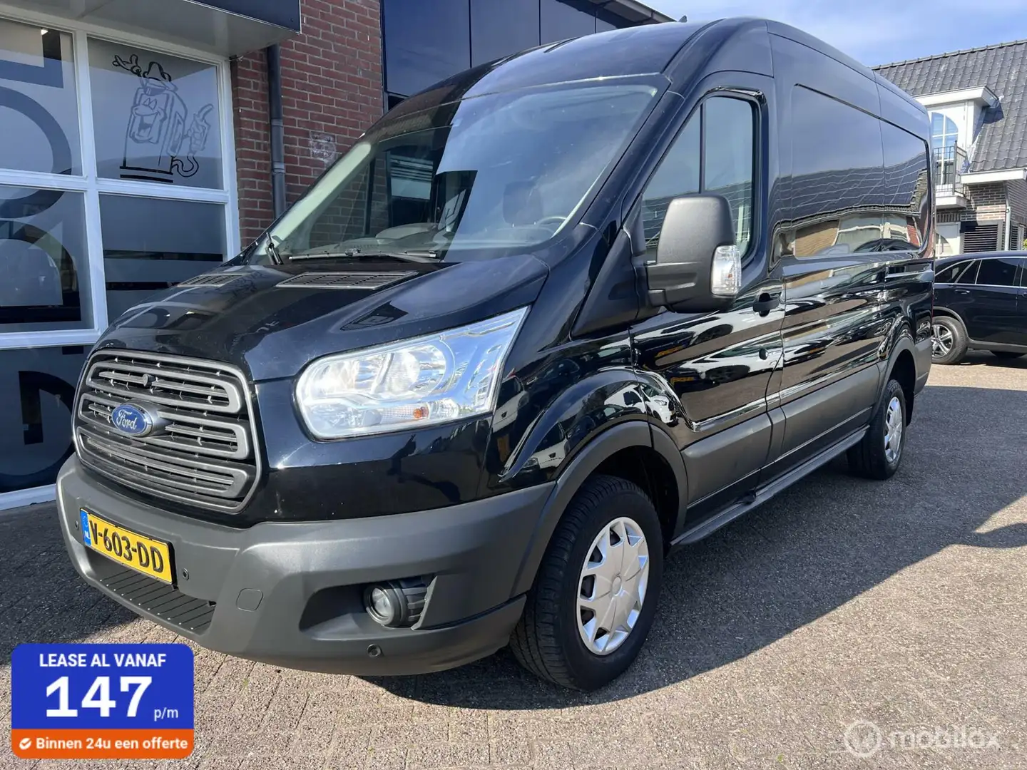 Ford Transit 350 2.2 TDCI L2H2 Trend Zwart - 1