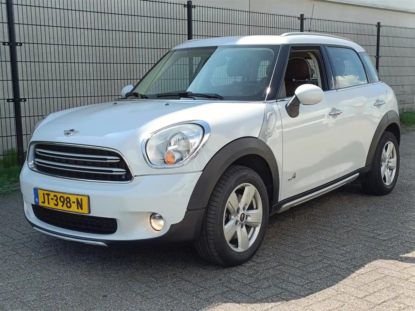 MINI Cooper Countryman 1.6 ALL4 Pepper Automaat | Leer Wit - 1