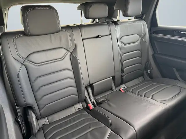 Volkswagen Touareg view 11