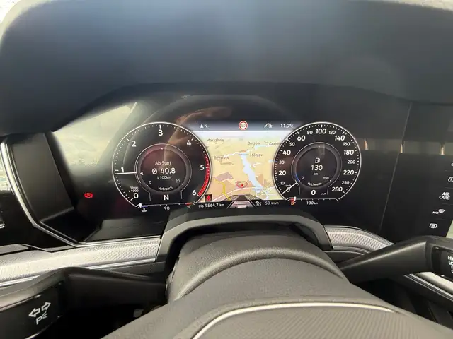 Volkswagen Touareg view 12