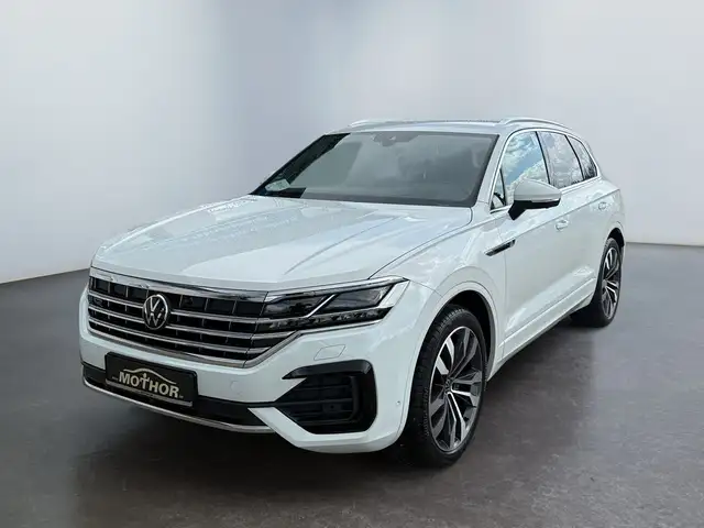 Volkswagen Touareg view 2
