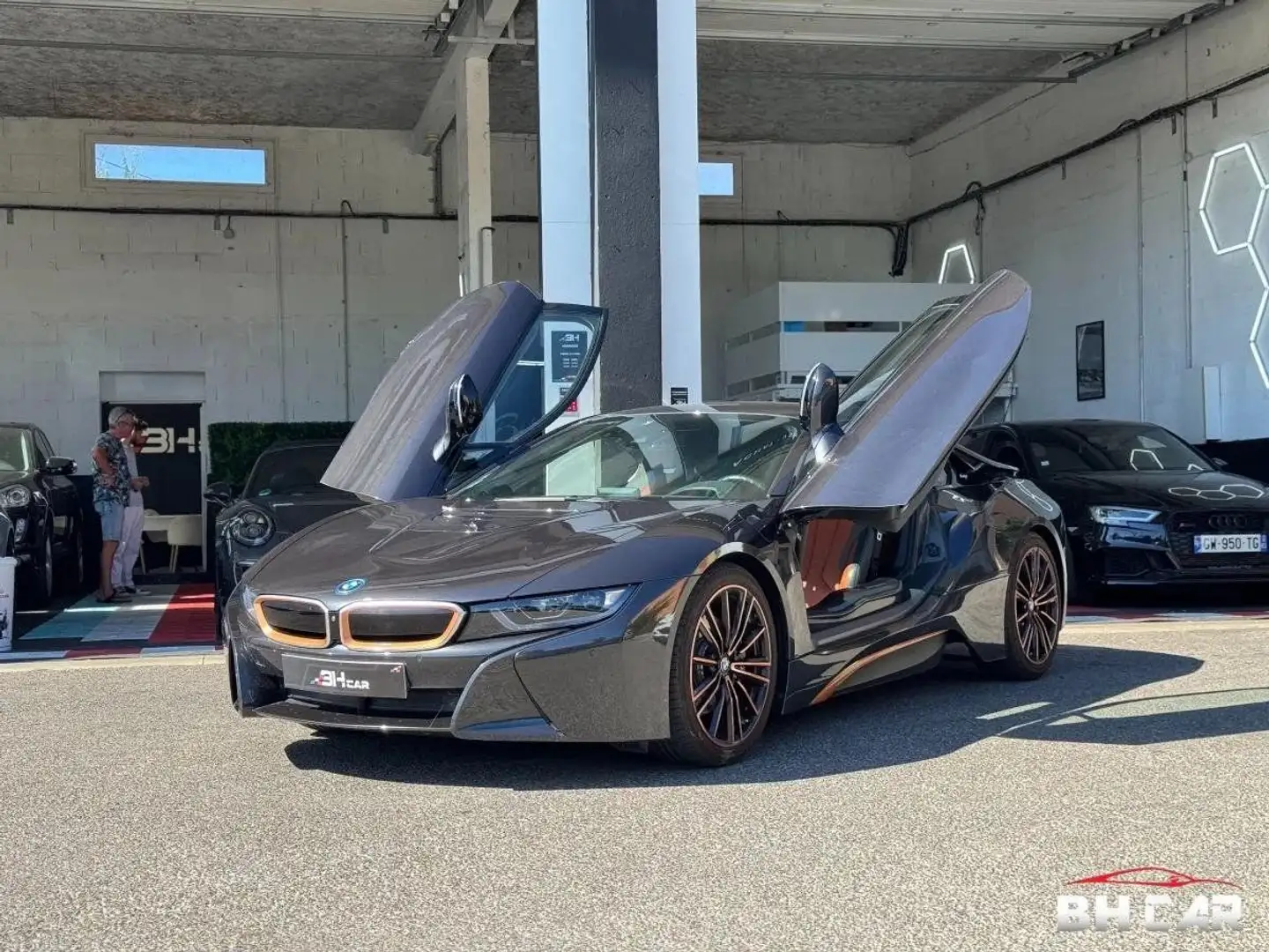 BMW i8 COUPE 1.5 374CV PHEV HYBRID ULTIMATE SOPHISTO EDITION 1/200 / CARBONE Gris - 2