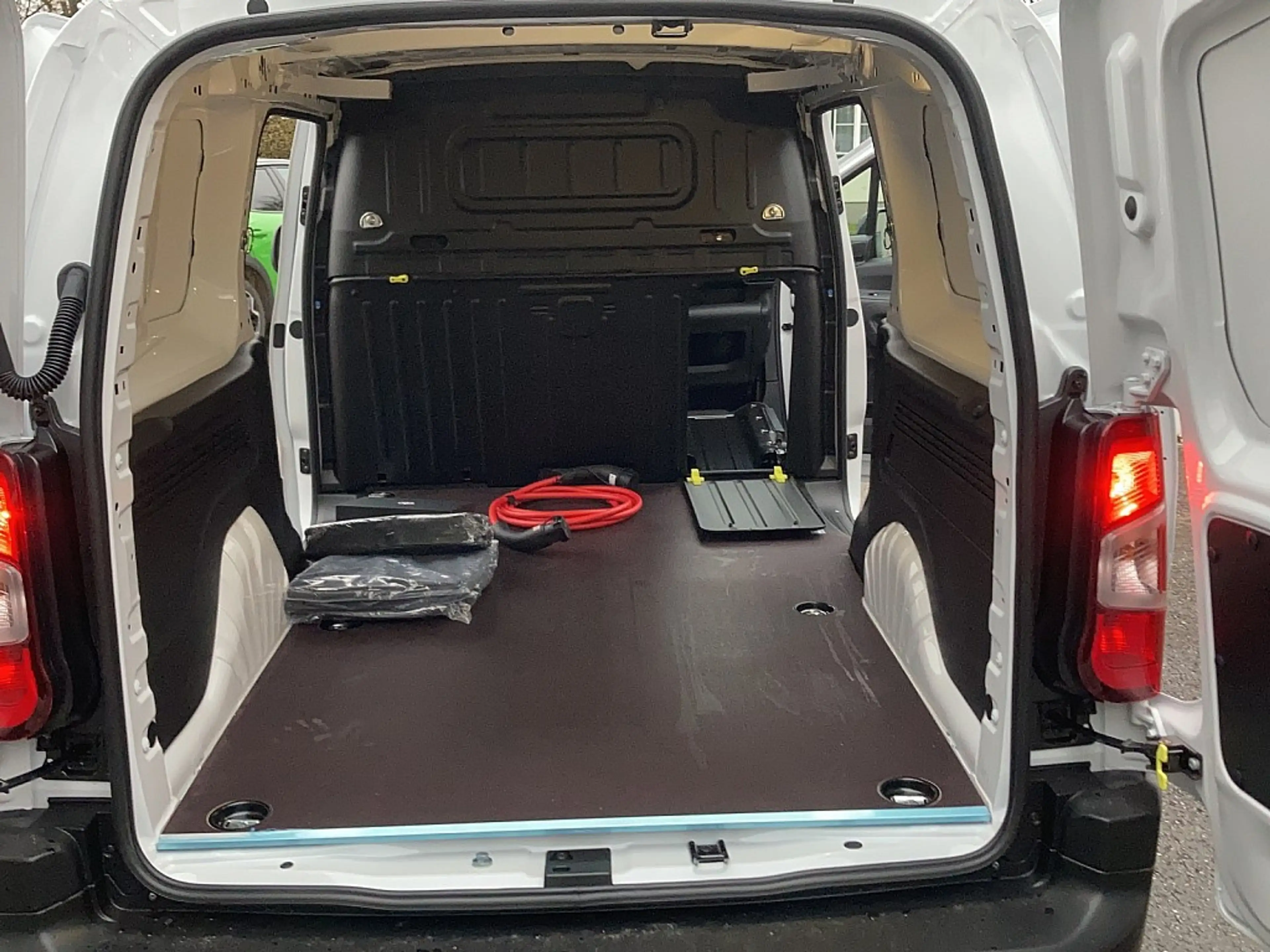 Toyota Proace City Electric KW Comfort L2 + NAVIPAKET! — photo 12