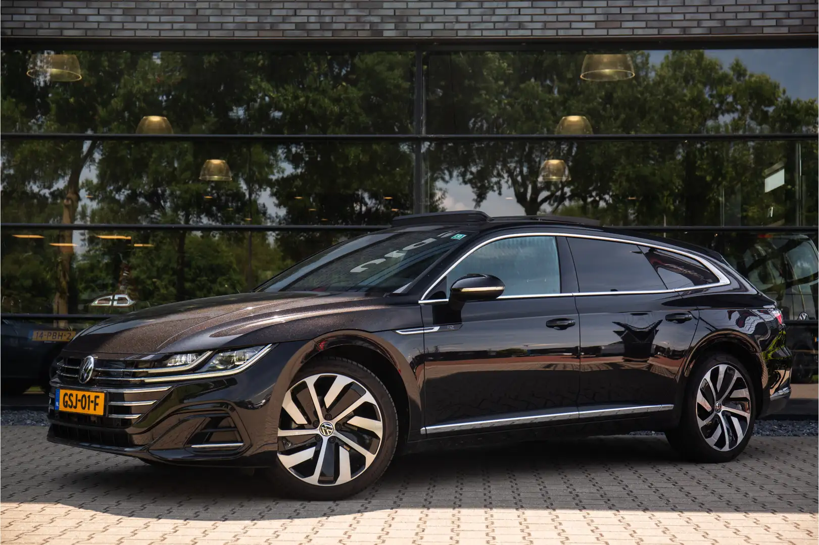 Volkswagen Arteon Shooting Brake 1.4 TSI eHybrid R-Line Business+ , Zwart - 2