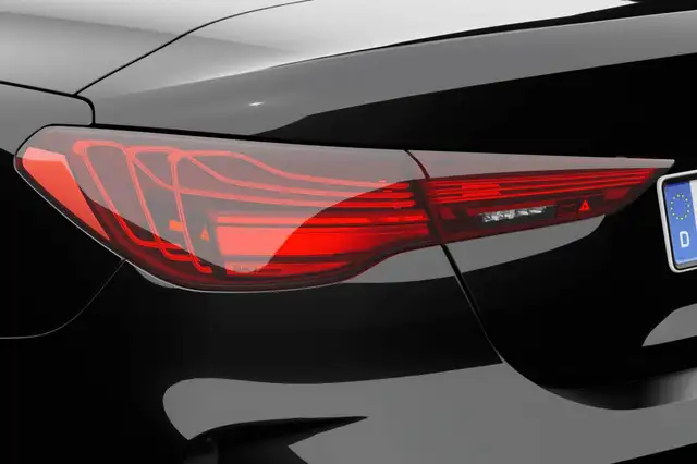 BMW 4 Series view 14