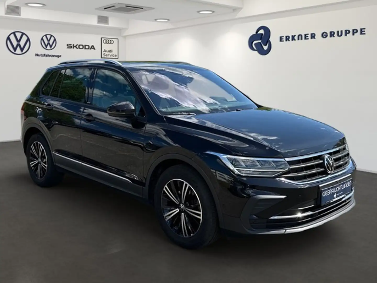 Volkswagen Tiguan 1.5TSI DSG Active PANO+HUD+STNDHZ+BEH-FRT+++ Schwarz - 2