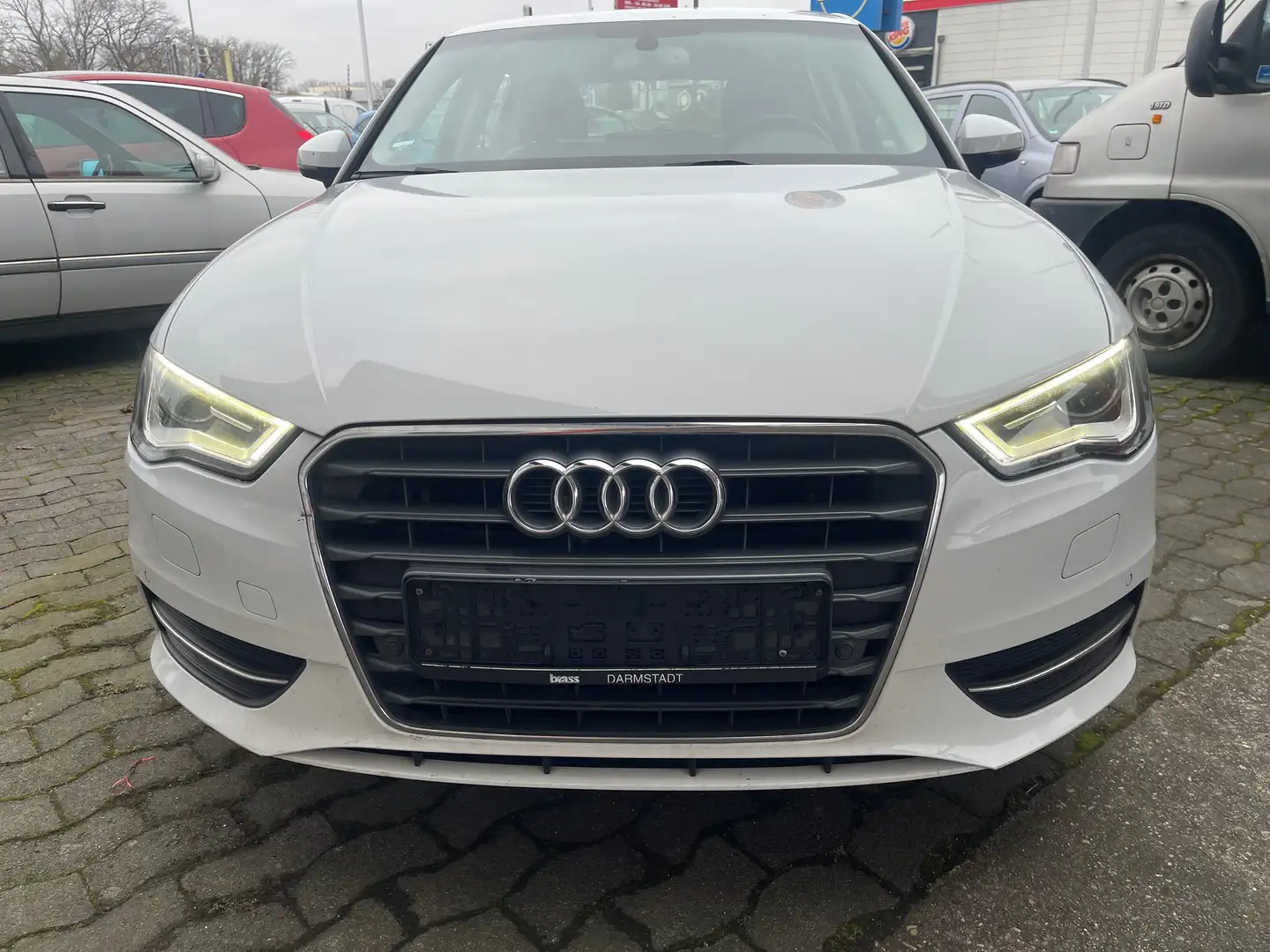 Audi A3 ambiente Automatik 8-fach bereift Sitzheizung Navi Weiß - 1