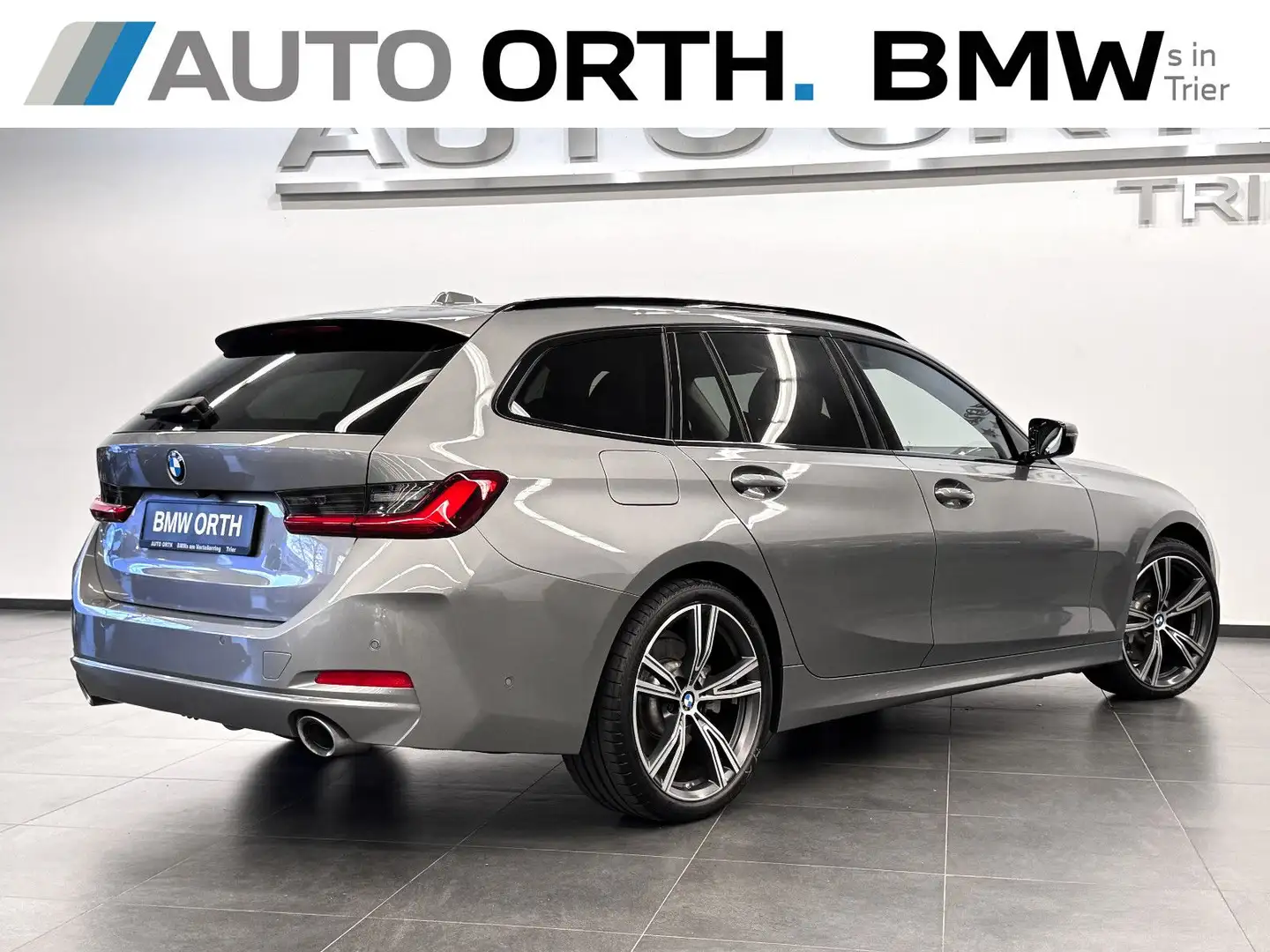BMW 330 d xDrive Touring LCI SPORT-AUT. LEDER ST-HZG Grau - 2