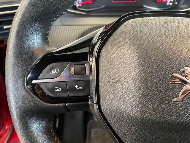 Peugeot 2008 view 13