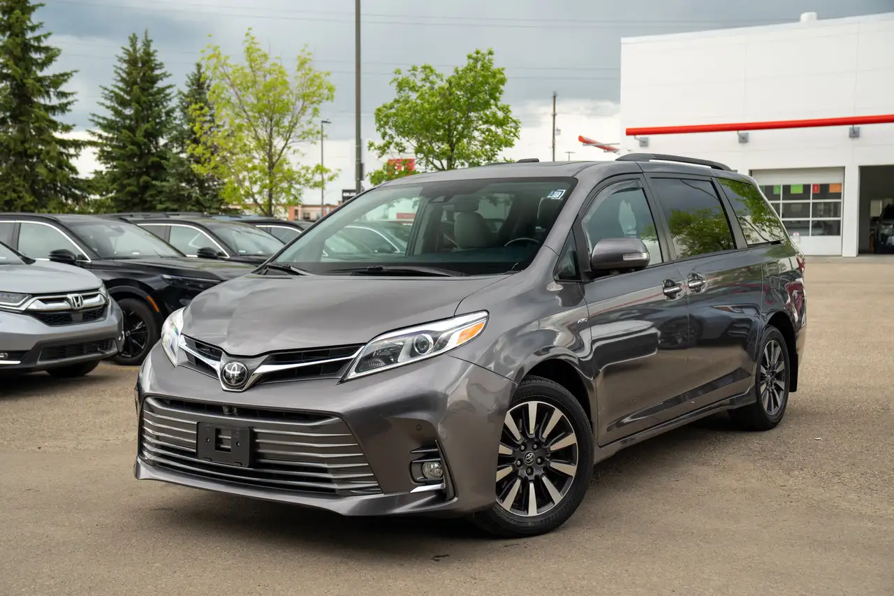 Toyota Sienna снимка Toyota Sienna
