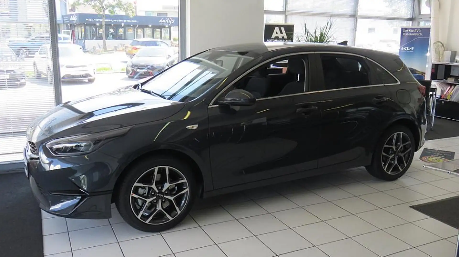 Kia Ceed / cee'd ceed 1,0 T-GDI GPF Silber +P2 Style Paket MT6 Grau - 2