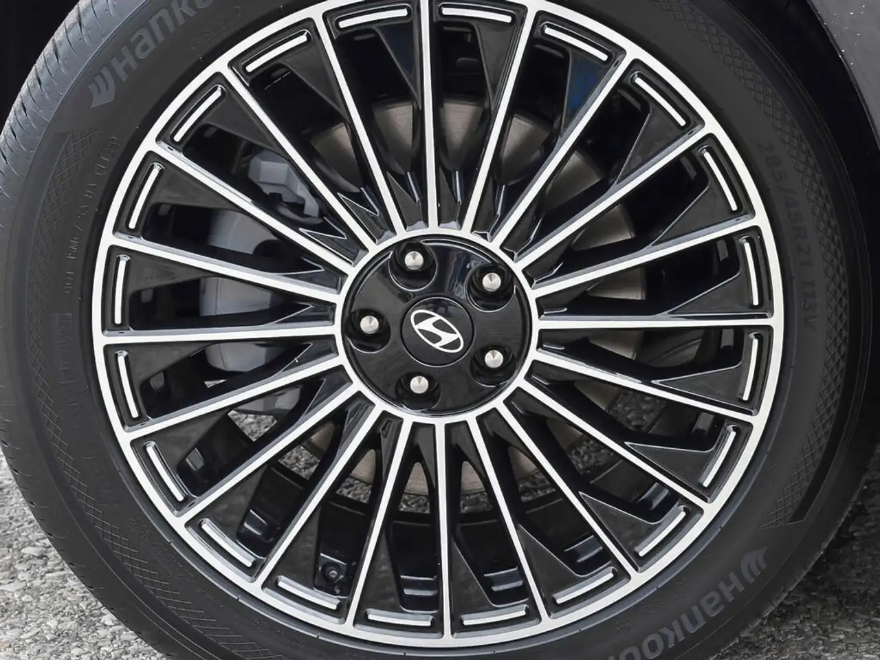 Hyundai IONIQ 9 снимка Hyundai IONIQ 9