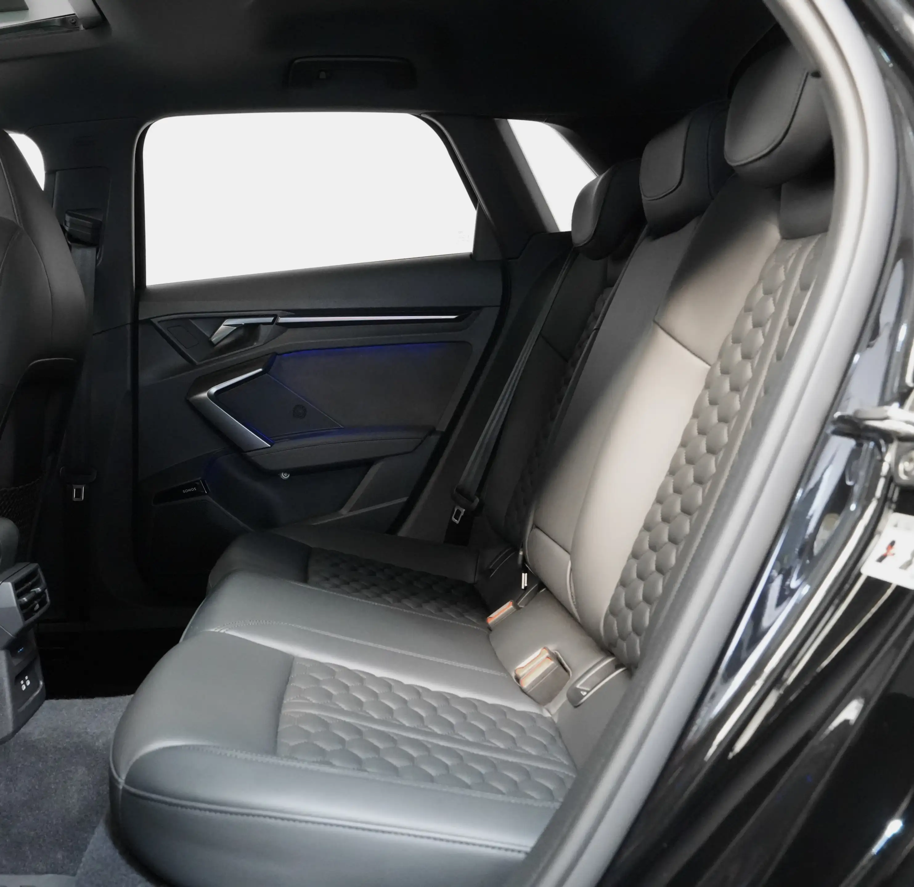 Audi RS3 S-AGA*CARBON*PANO*SONOS*MATRIX*R.KAM*CARBON — photo 14