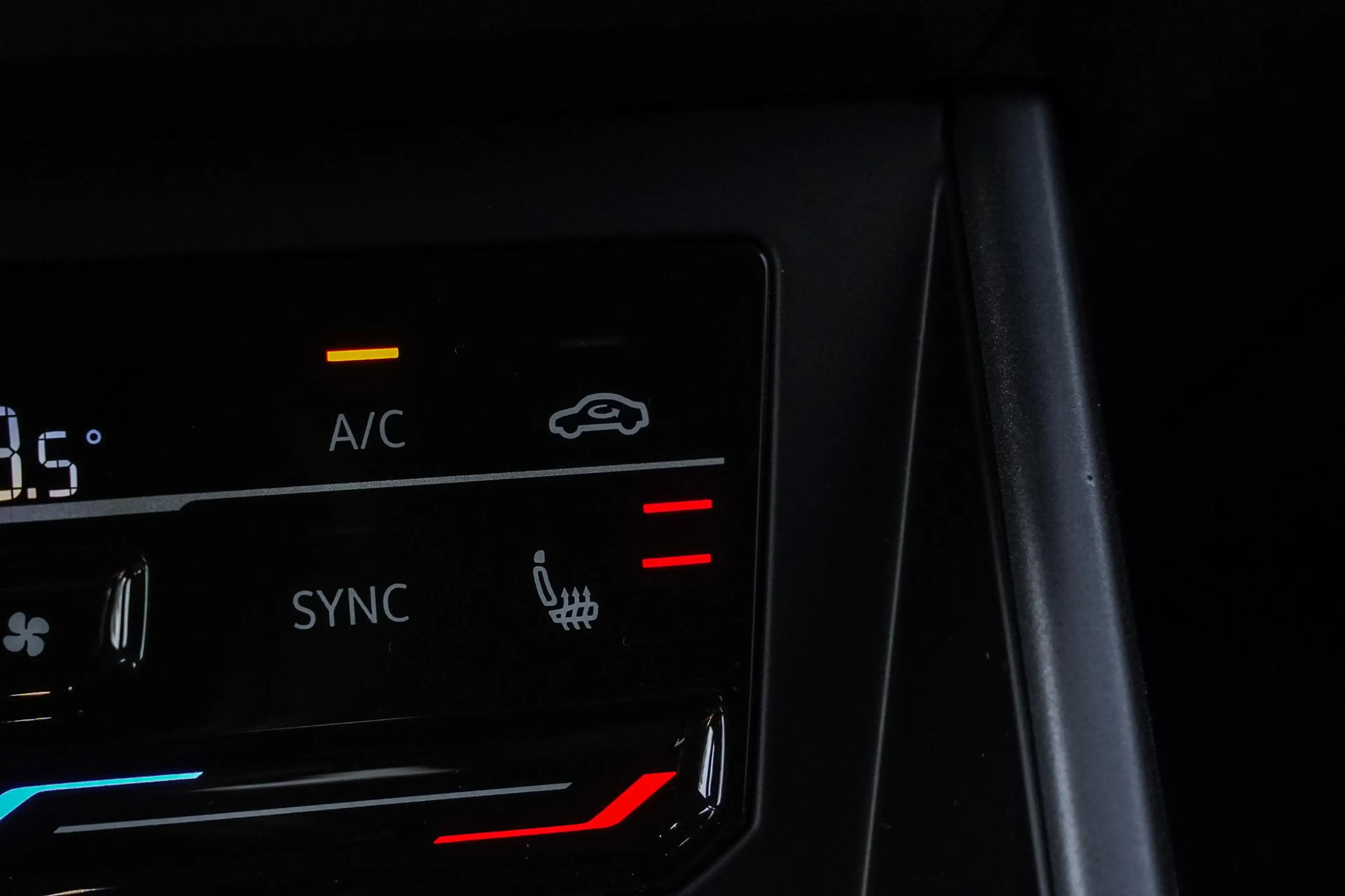 Volkswagen Polo 1.0 TSI R-Line Facelift|Digidash|Apple Crply — photo 23