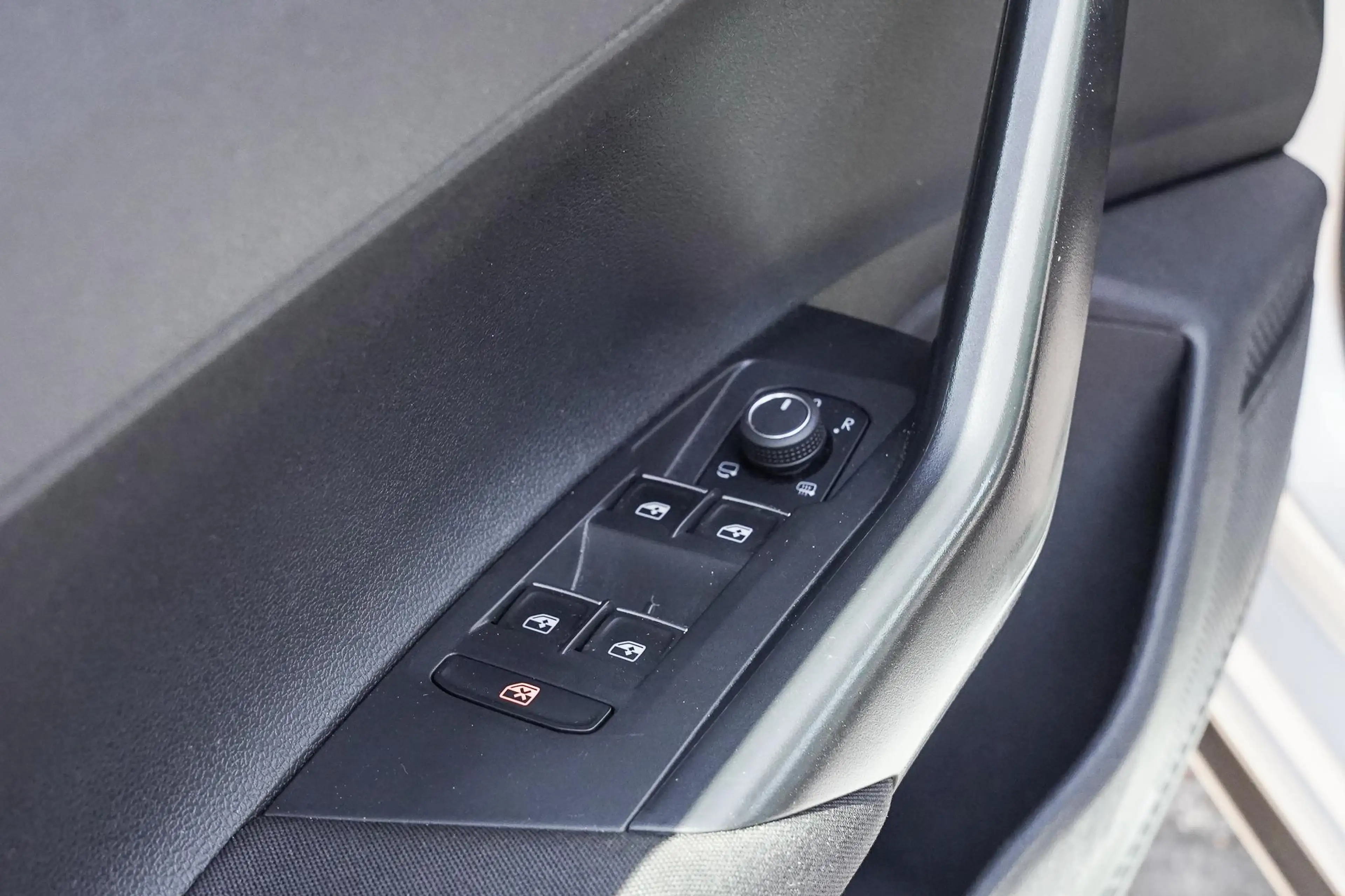 Volkswagen Polo 1.0 TSI R-Line Facelift|Digidash|Apple Crply — photo 16