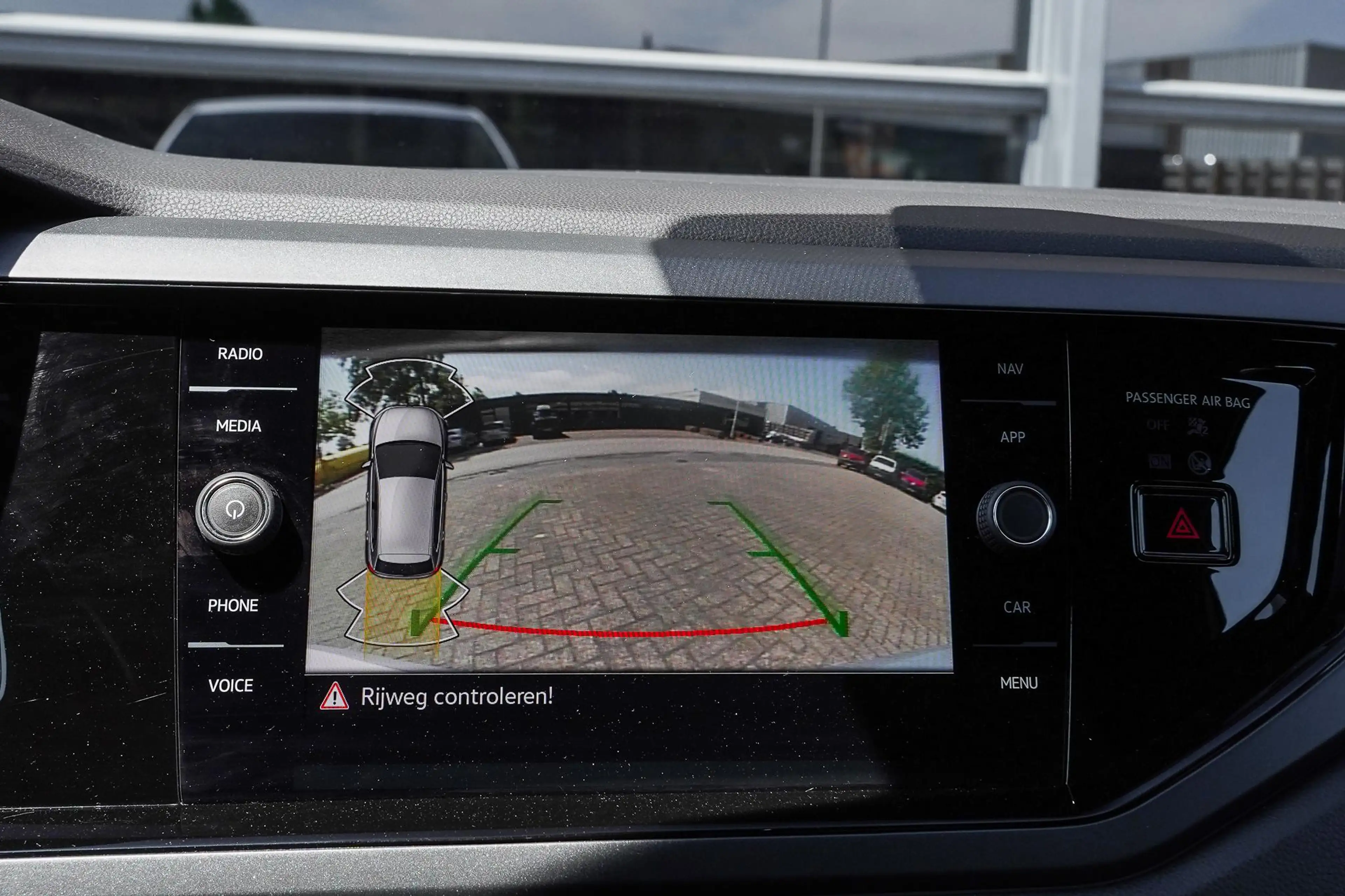 Volkswagen Polo 1.0 TSI R-Line Facelift|Digidash|Apple Crply — photo 25
