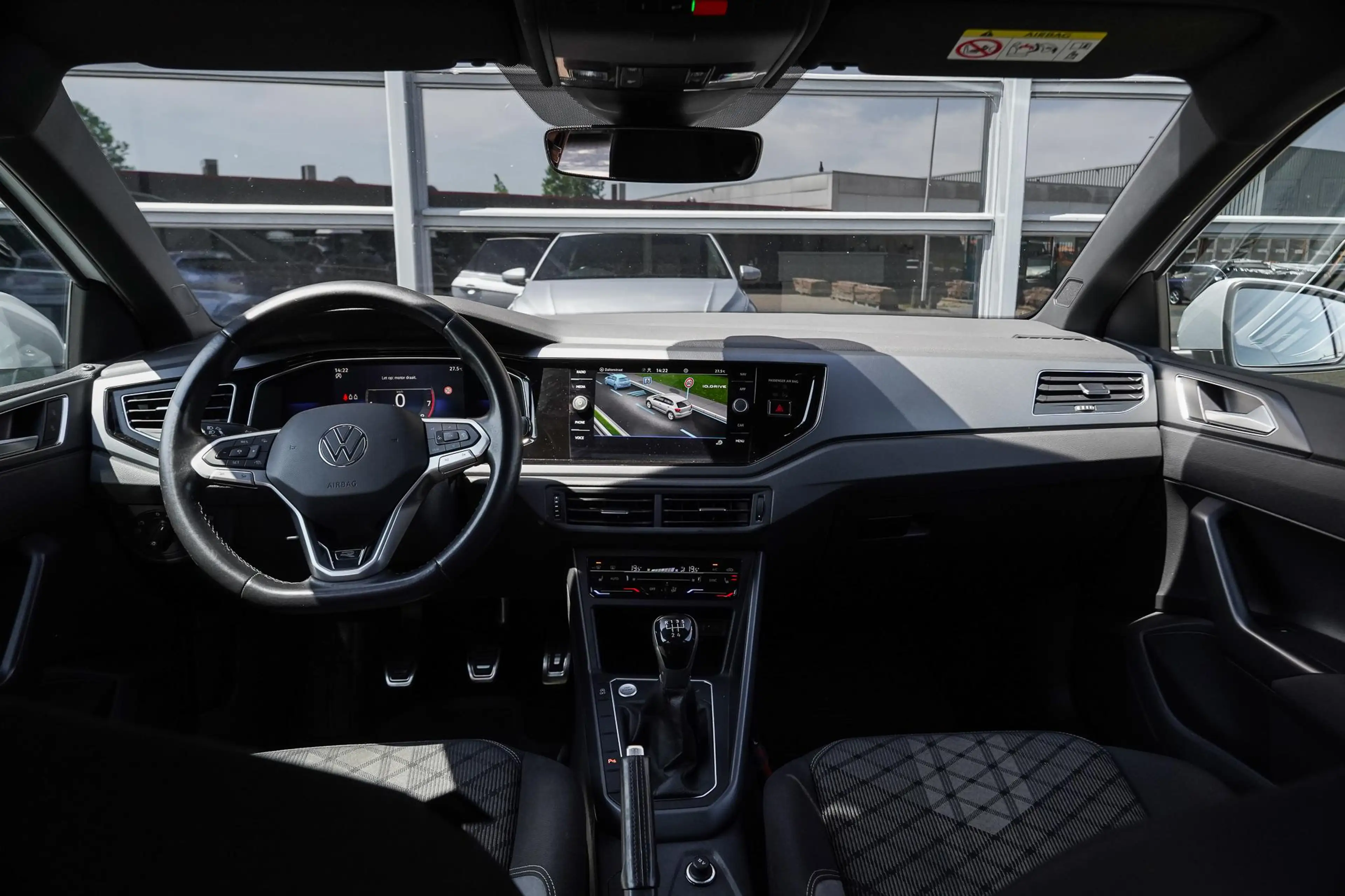 Volkswagen Polo 1.0 TSI R-Line Facelift|Digidash|Apple Crply — photo 7