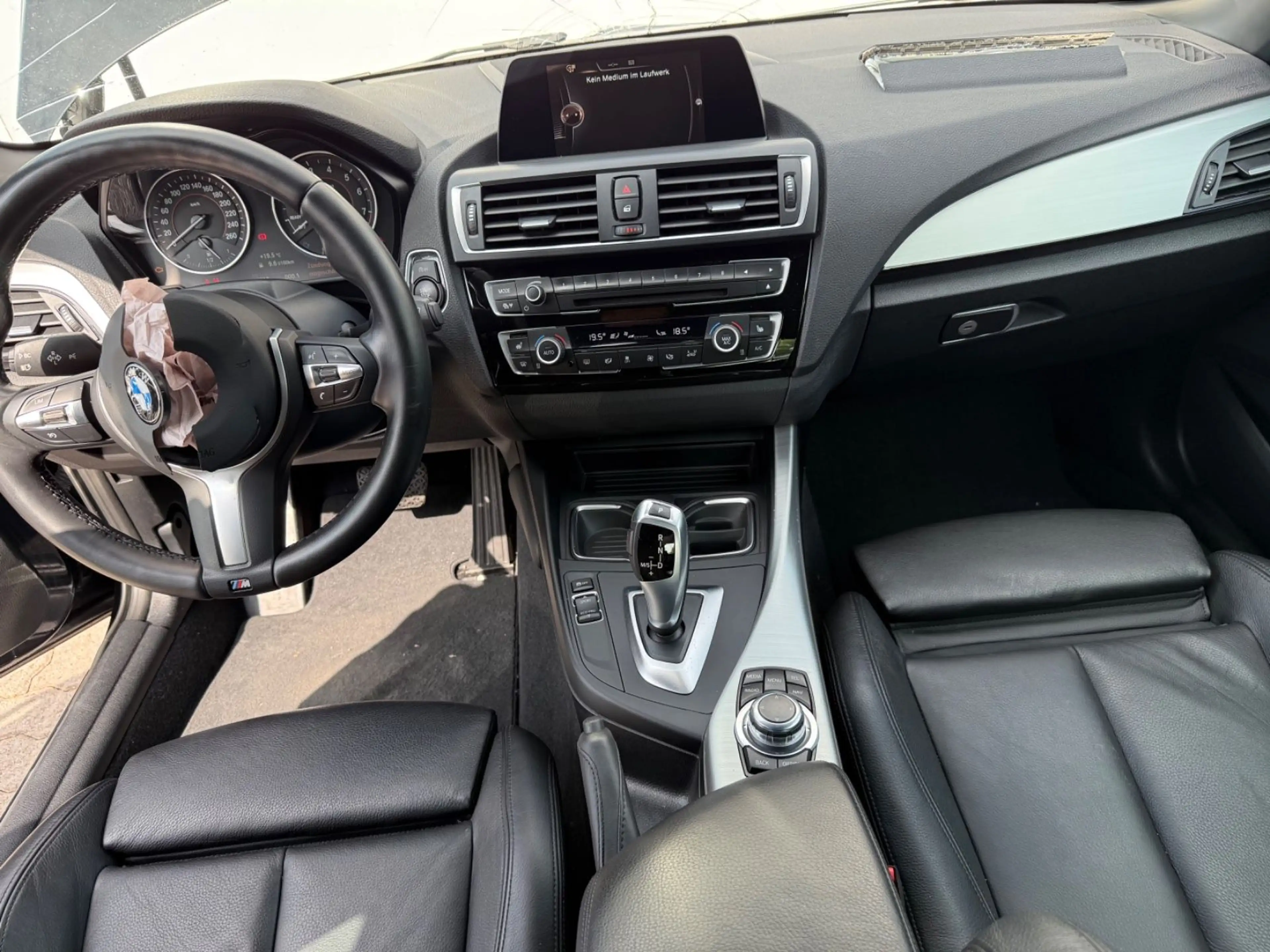 BMW 220 Baureihe 2 Cabrio 220 i Sport Line — photo 12