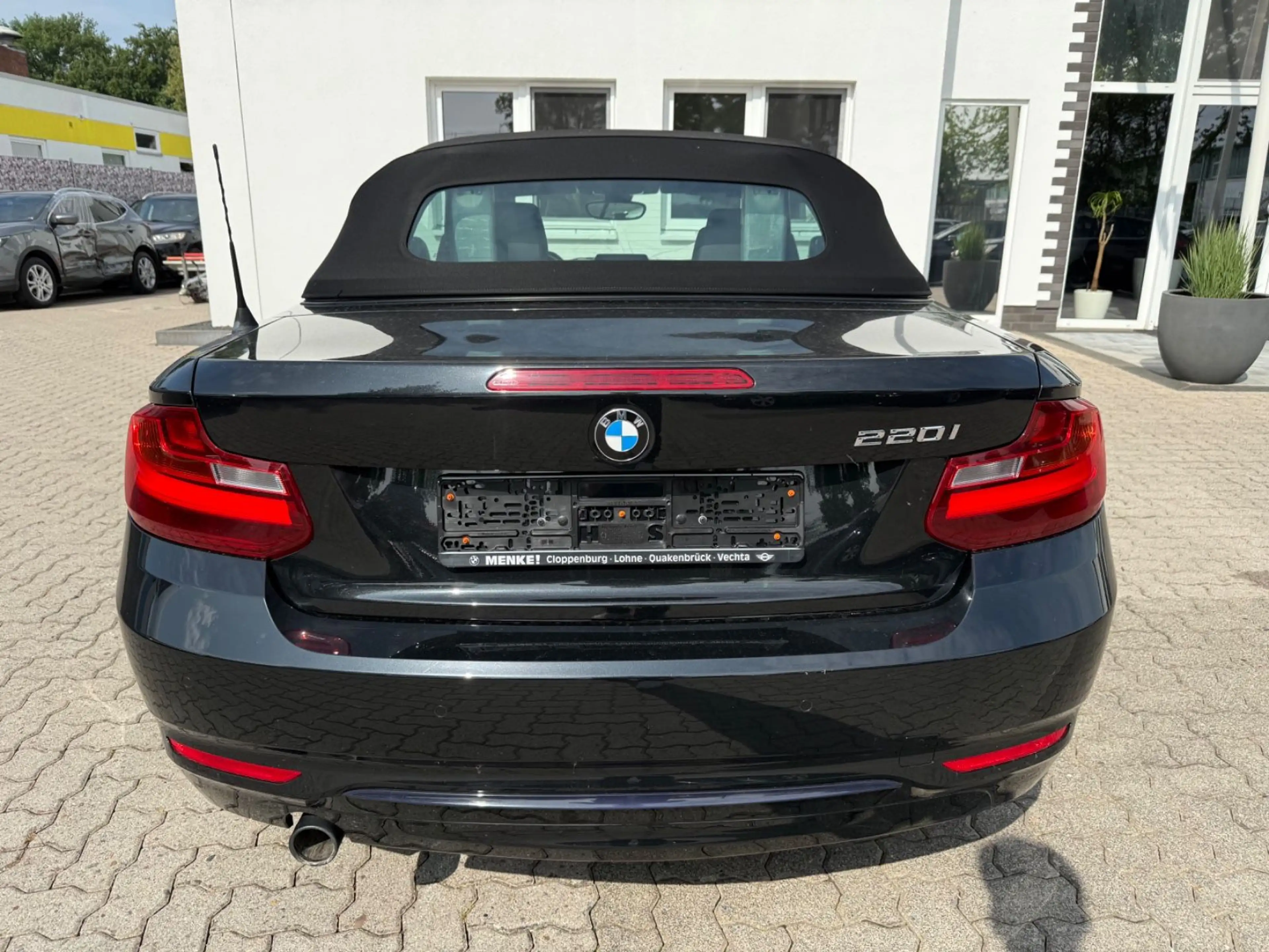 BMW 220 Baureihe 2 Cabrio 220 i Sport Line — photo 7