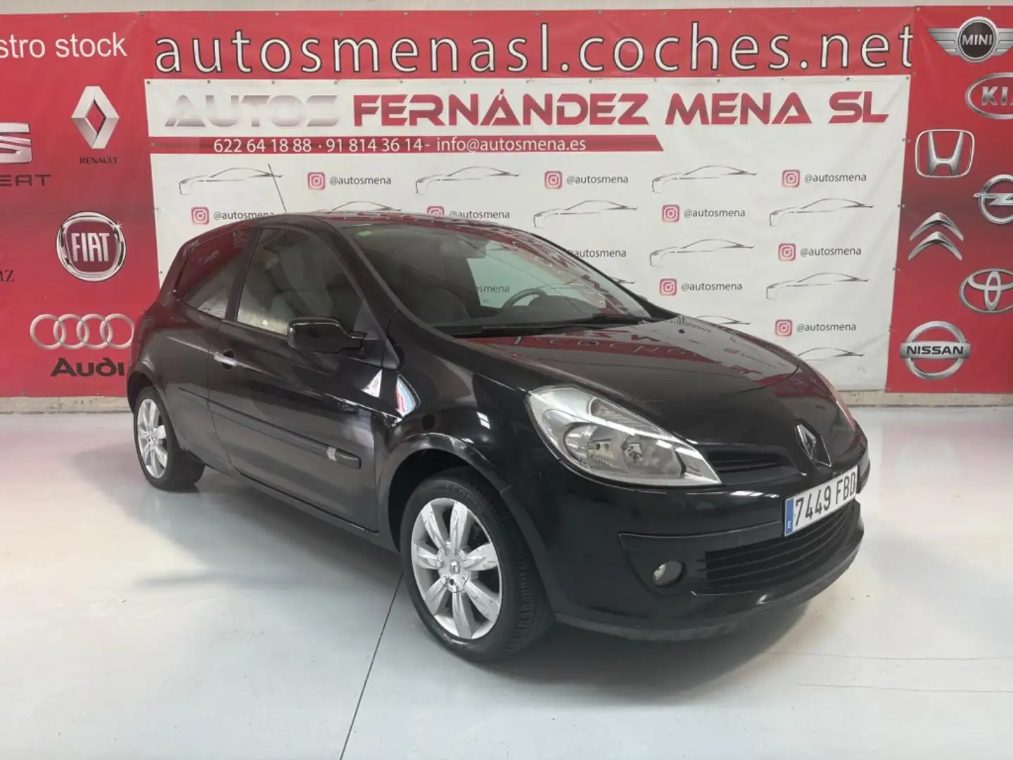 Renault Clio 1.4 16v Luxe Privilege Negro - 1