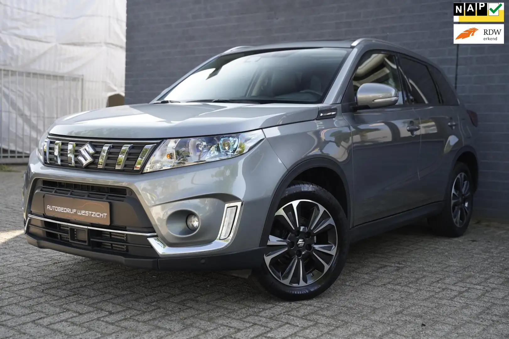Suzuki Vitara 1.0 Boosterjet AllGrip Flash 4x4, Panoramadak Grijs - 1