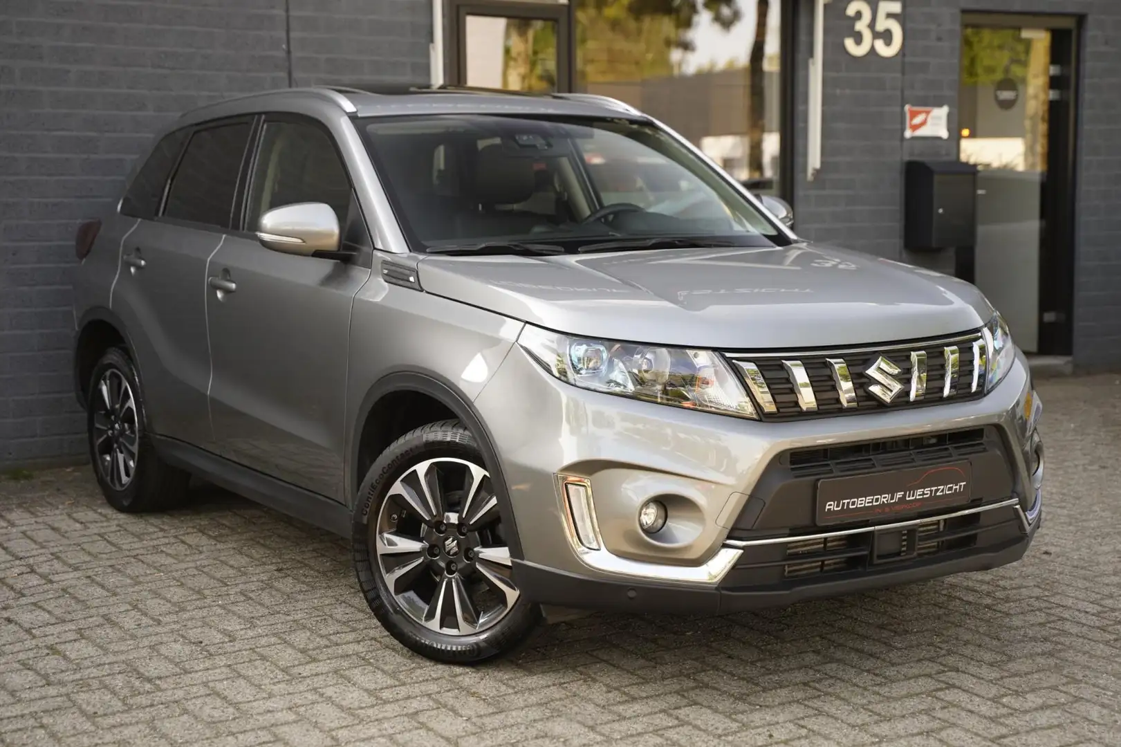 Suzuki Vitara 1.0 Boosterjet AllGrip Flash 4x4, Panoramadak Grijs - 2
