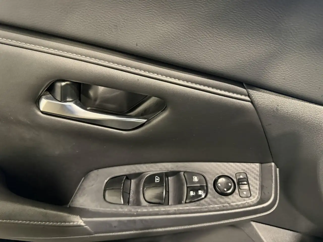 Nissan Sentra fotografie Nissan Sentra