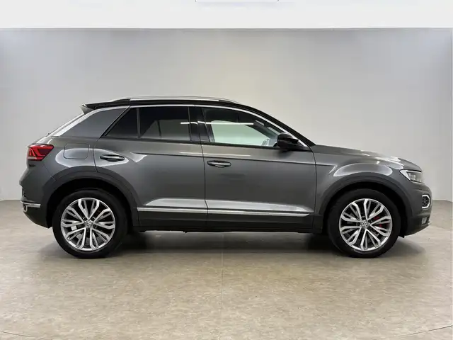 Volkswagen T-Roc view 10