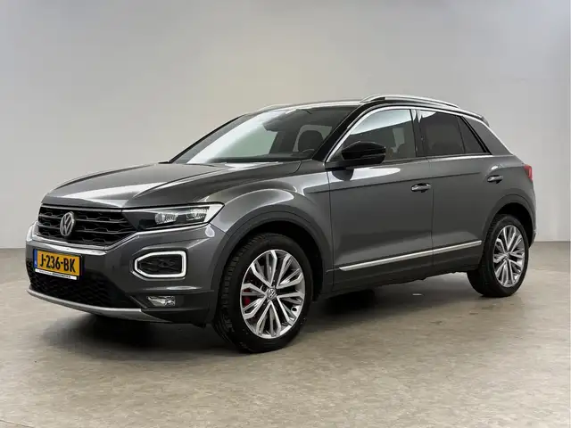 Volkswagen T-Roc view 7