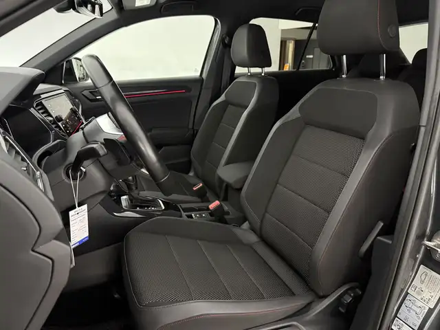 Volkswagen T-Roc view 15