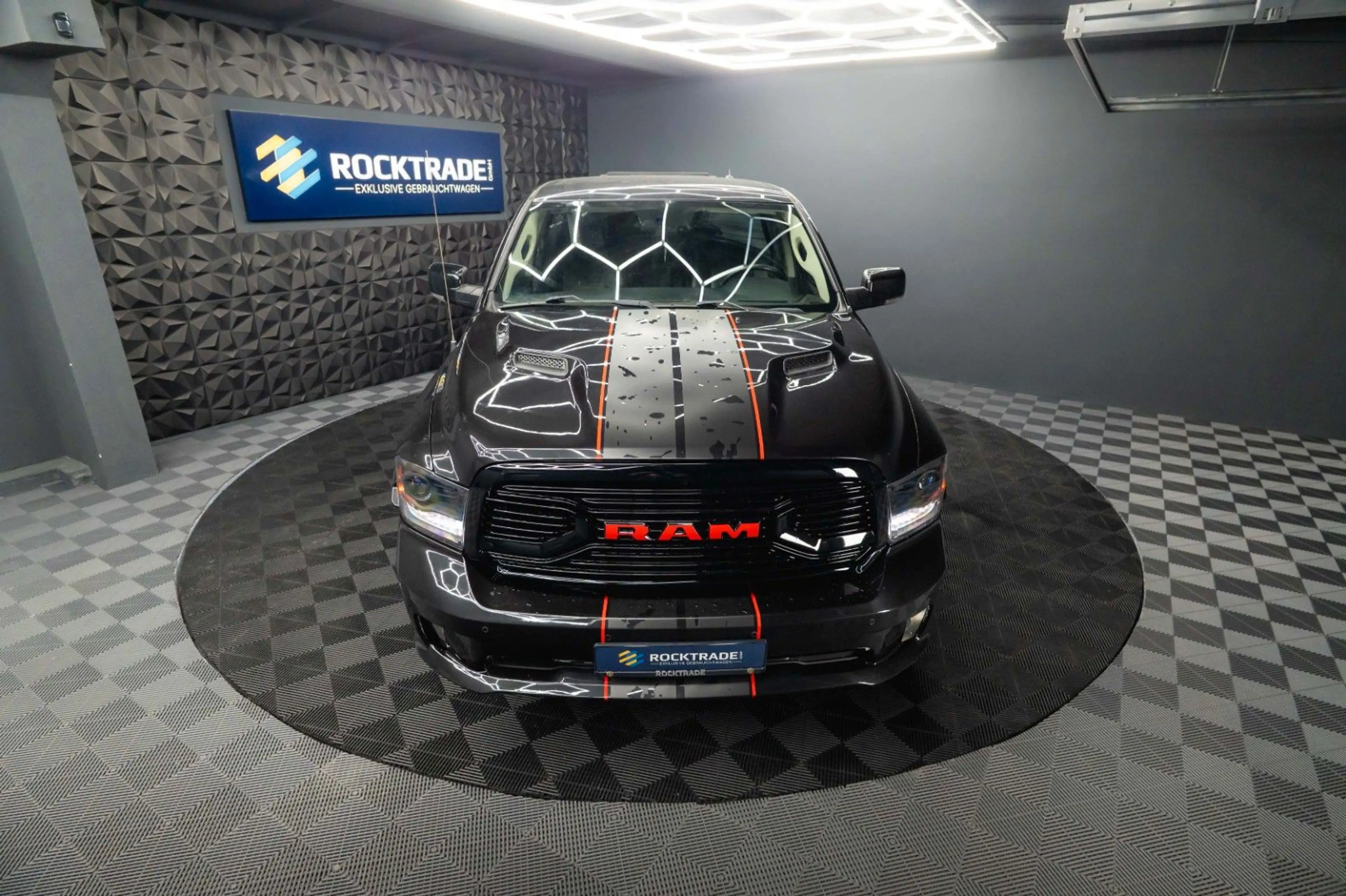 Dodge RAM 5.7 V8 HEMI 4x4 OFFROAD Night-Paket LONGBED — photo 13