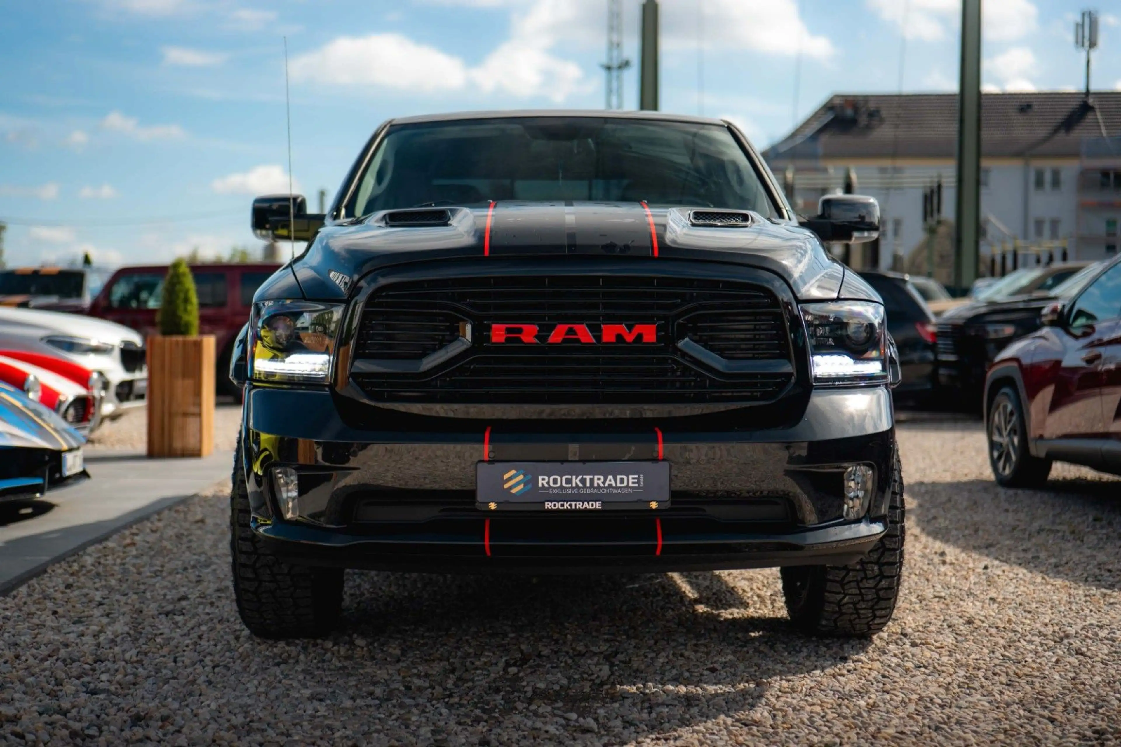 Dodge RAM 5.7 V8 HEMI 4x4 OFFROAD Night-Paket LONGBED — photo 4