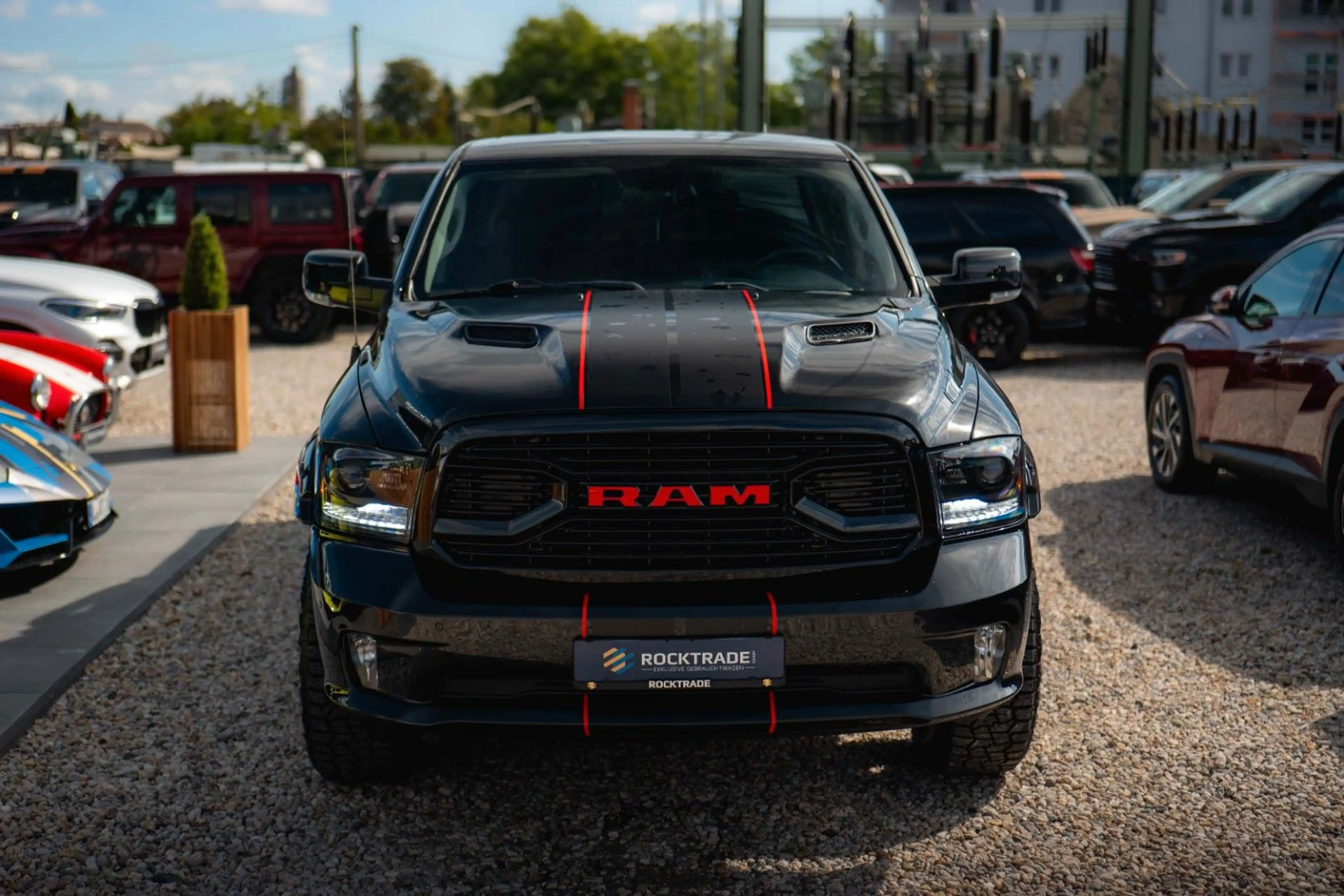 Dodge RAM 5.7 V8 HEMI 4x4 OFFROAD Night-Paket LONGBED — photo 3