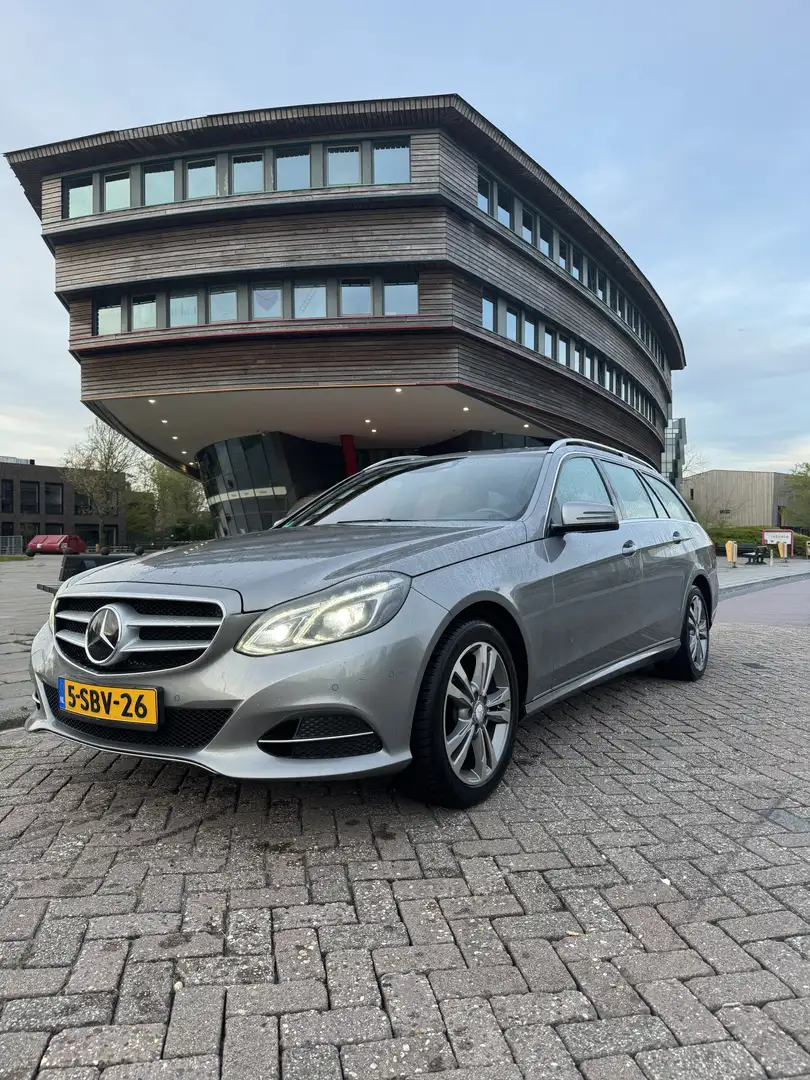 Mercedes-Benz E 300 BT.HY.PresAvant. Grijs - 1