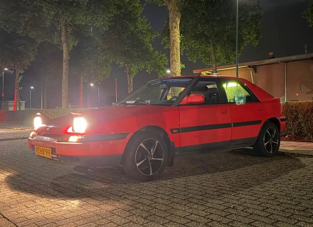 Mazda 323