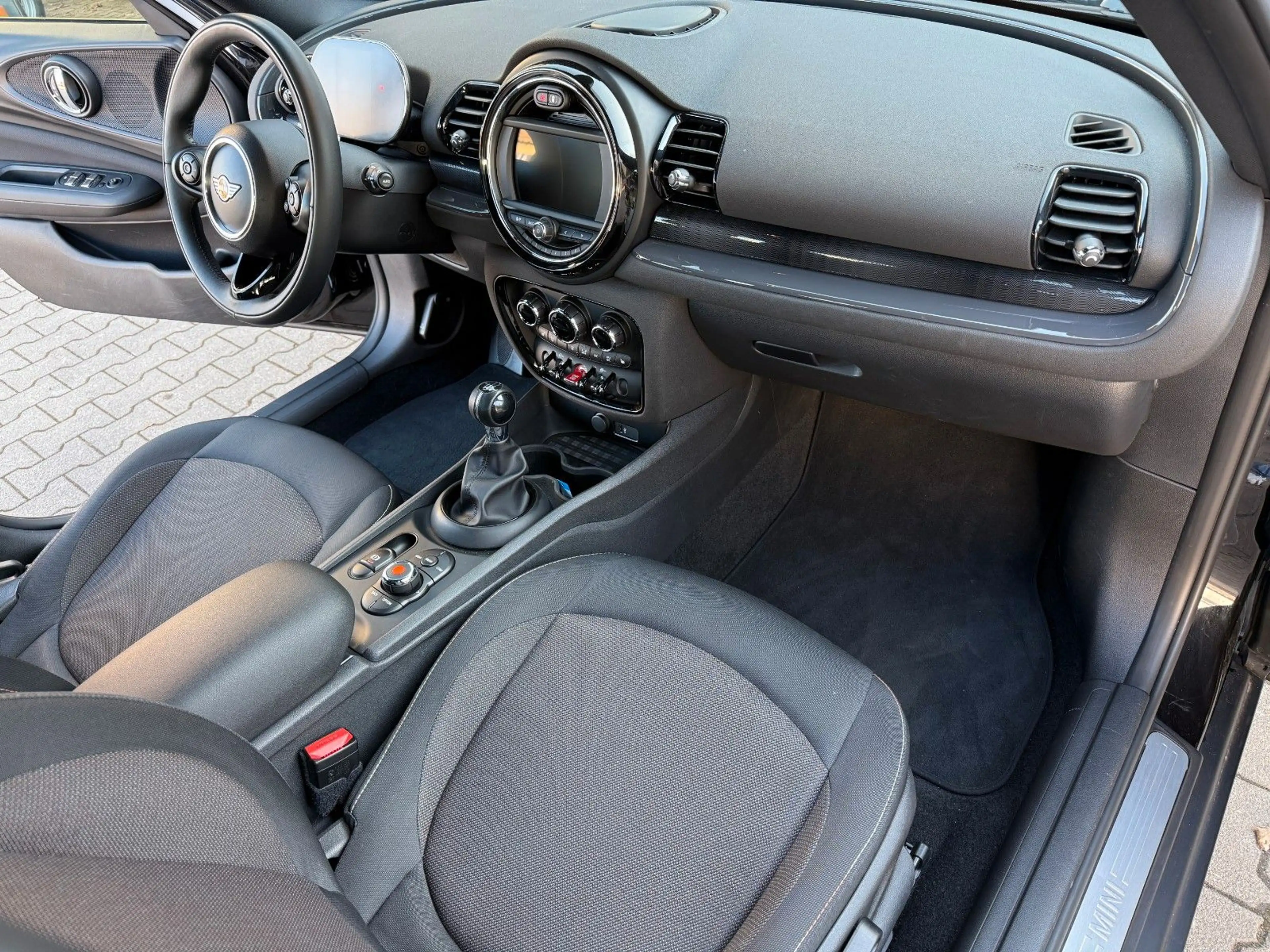 MINI One Clubman Facelift | Carbon | 2. Hand — photo 15