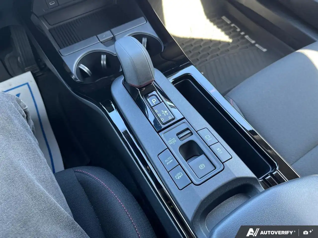 Toyota Prius снимка Toyota Prius