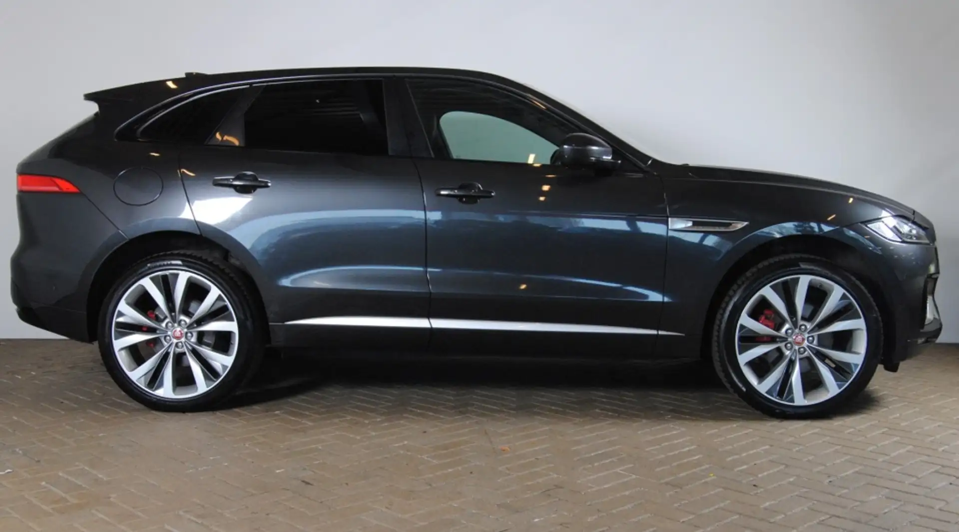 Jaguar F-Pace 3.0d First Ed. AWD Gris - 2