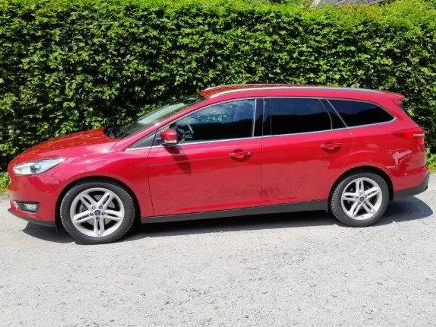 Ford Focus Turnier 2.0 TDCi DPF Start-Stopp,Aut. Titanium Rouge - 1