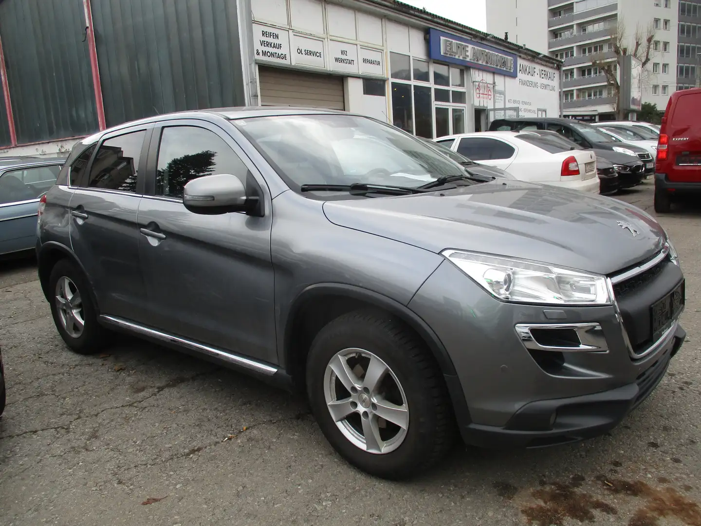 Peugeot 4008 Allure 4WD Grau - 1