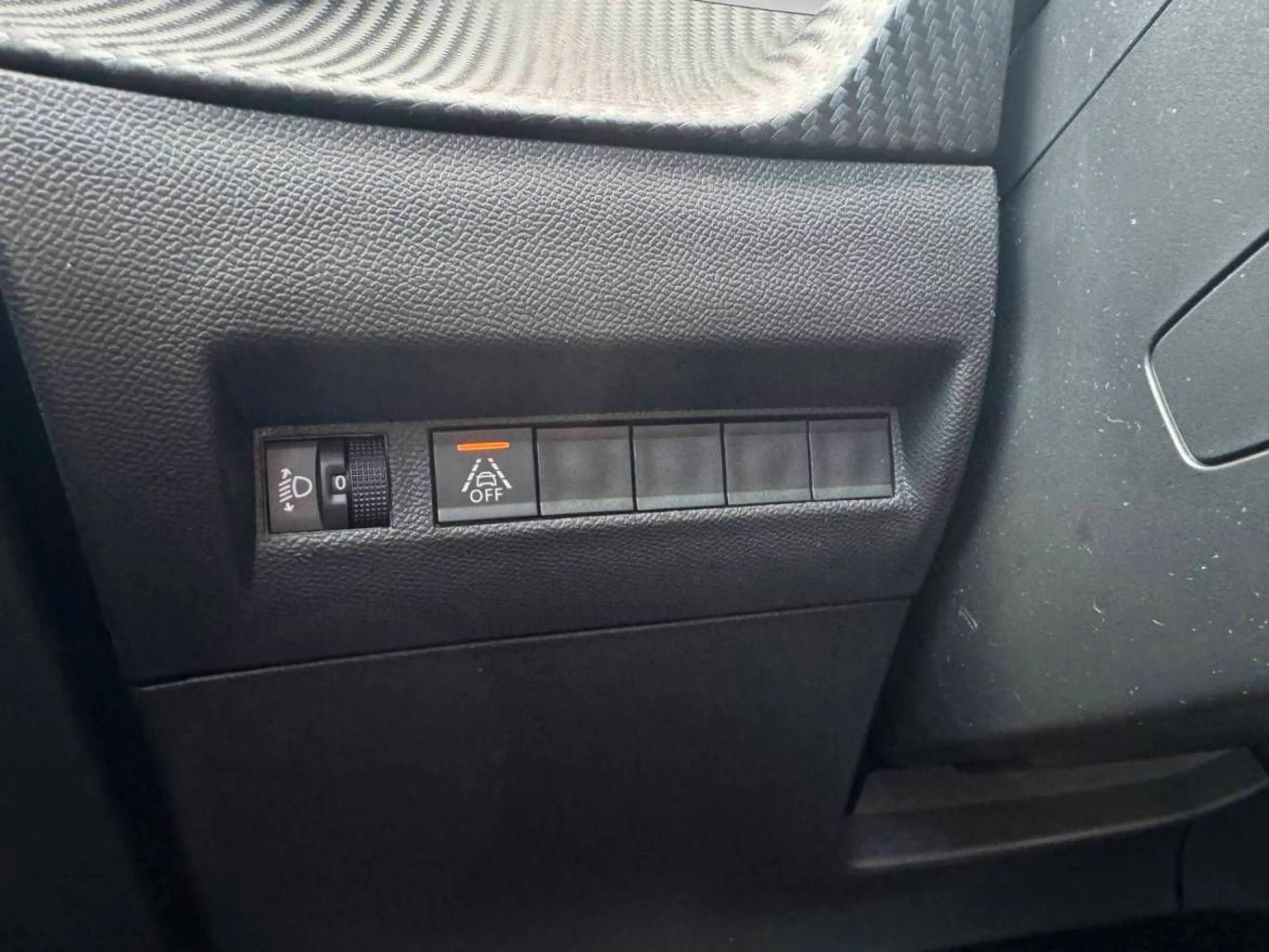 Peugeot e-2008 Active Elektromotor 136 — photo 10