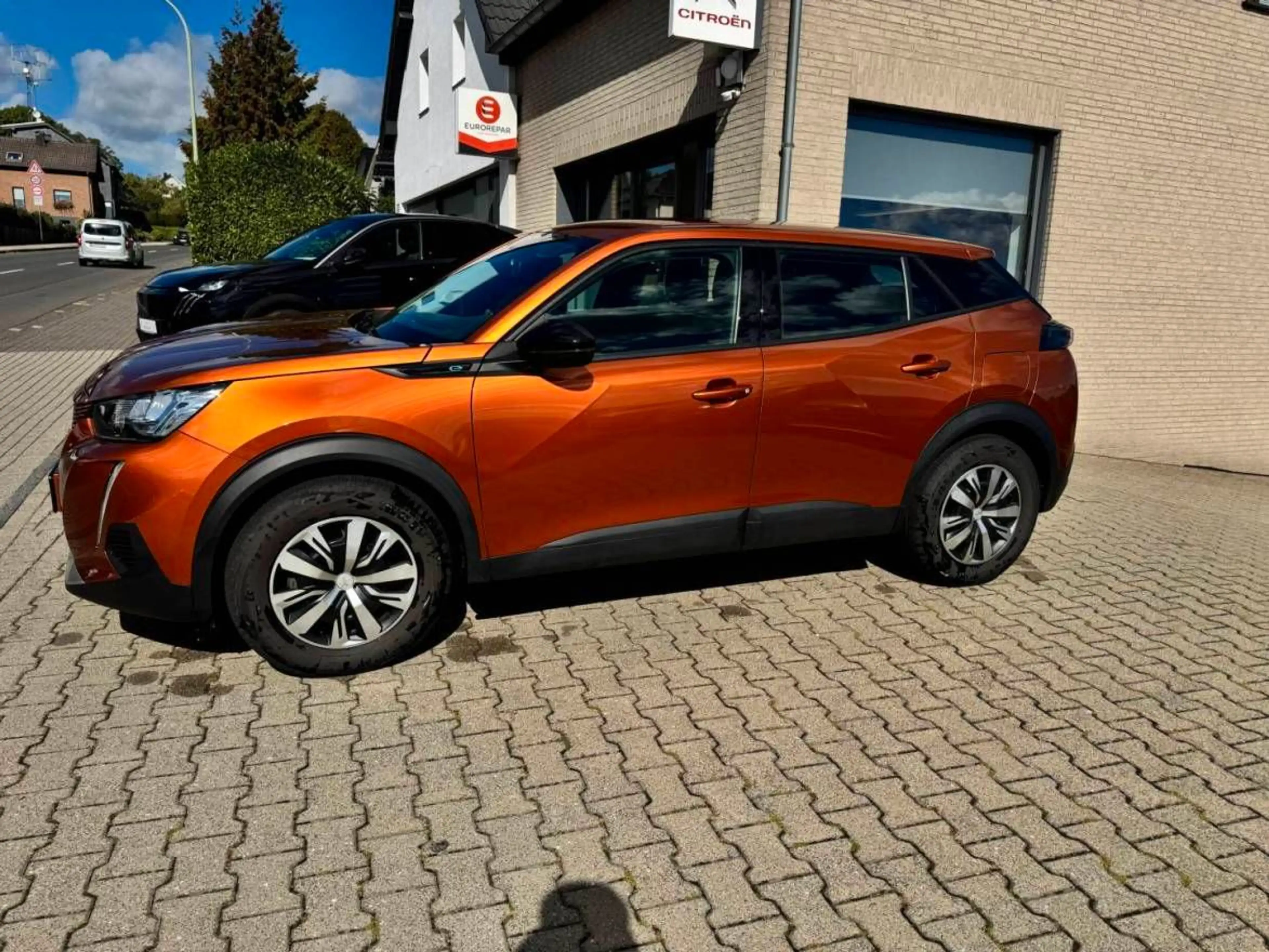 Peugeot e-2008 Active Elektromotor 136 — photo 2
