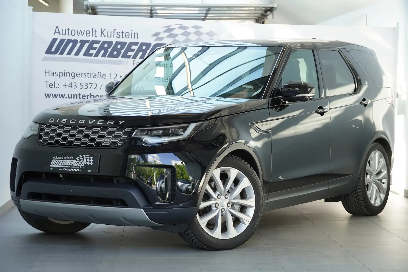 Land Rover Discovery D250 SE AWD Schwarz - 2