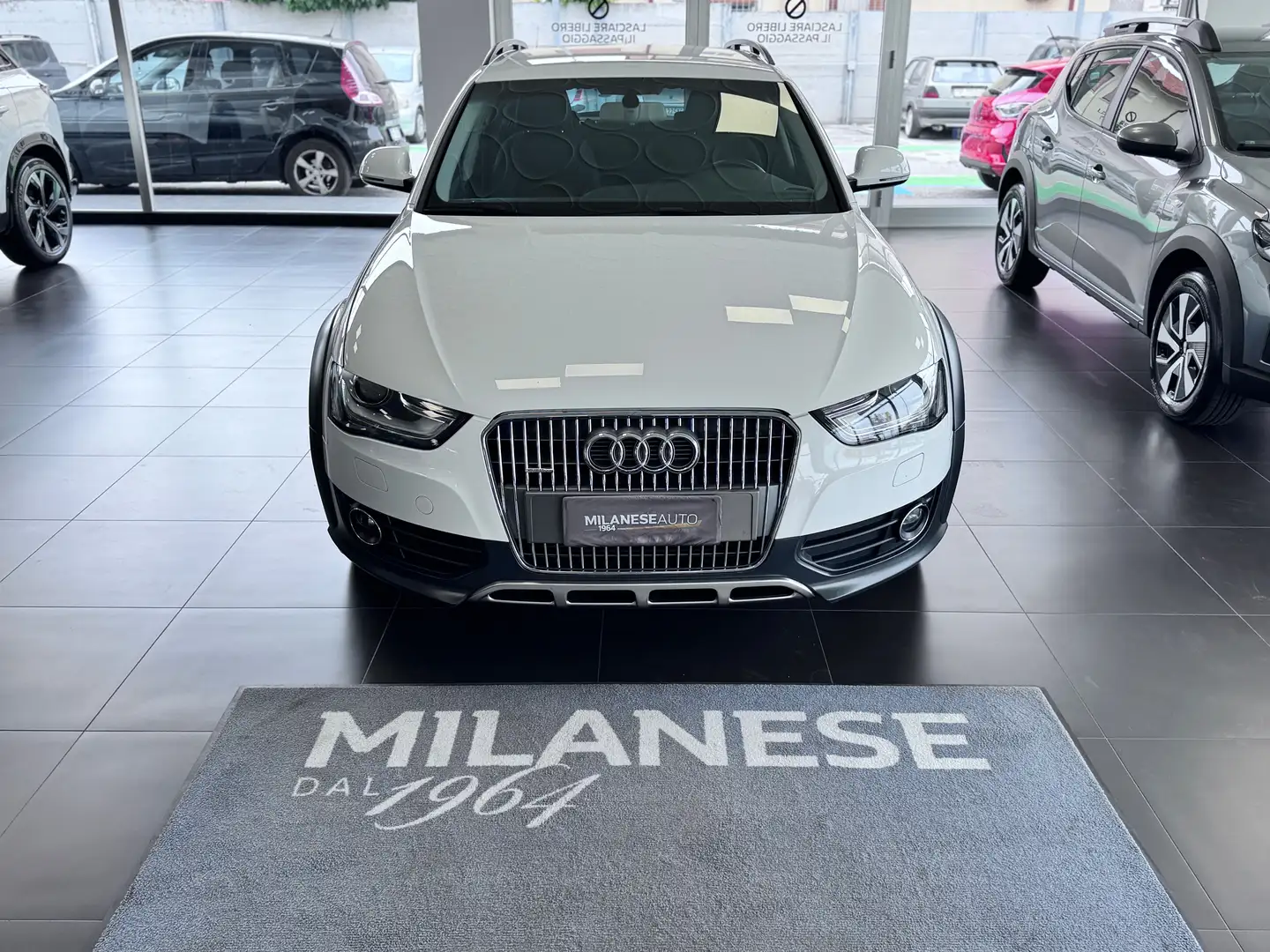 Audi A4 allroad A4 IV 2012 Allroad Quattro 2.0 tdi Business 177cv Bianco - 2