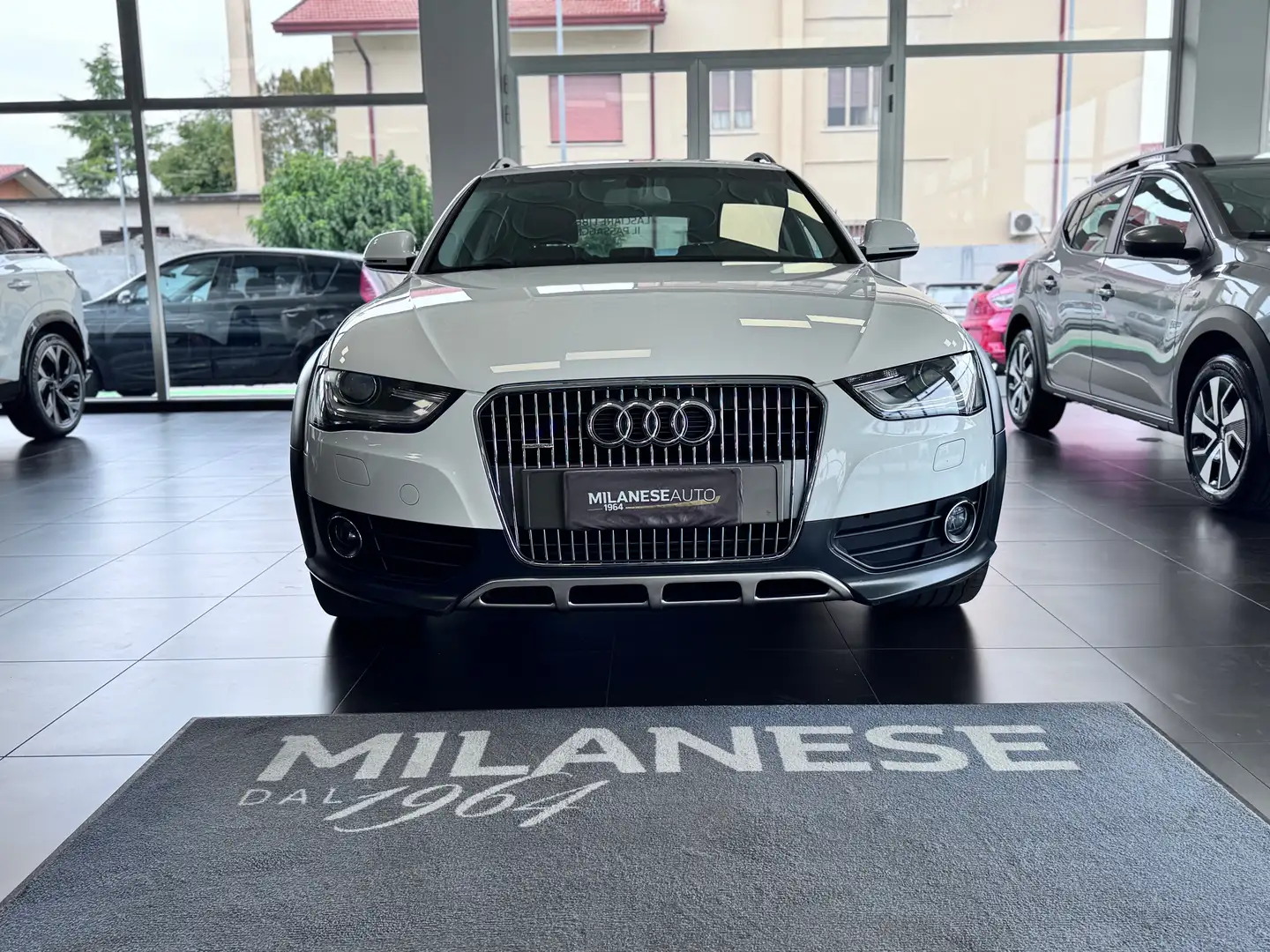 Audi A4 allroad A4 IV 2012 Allroad Quattro 2.0 tdi Business 177cv Bianco - 1