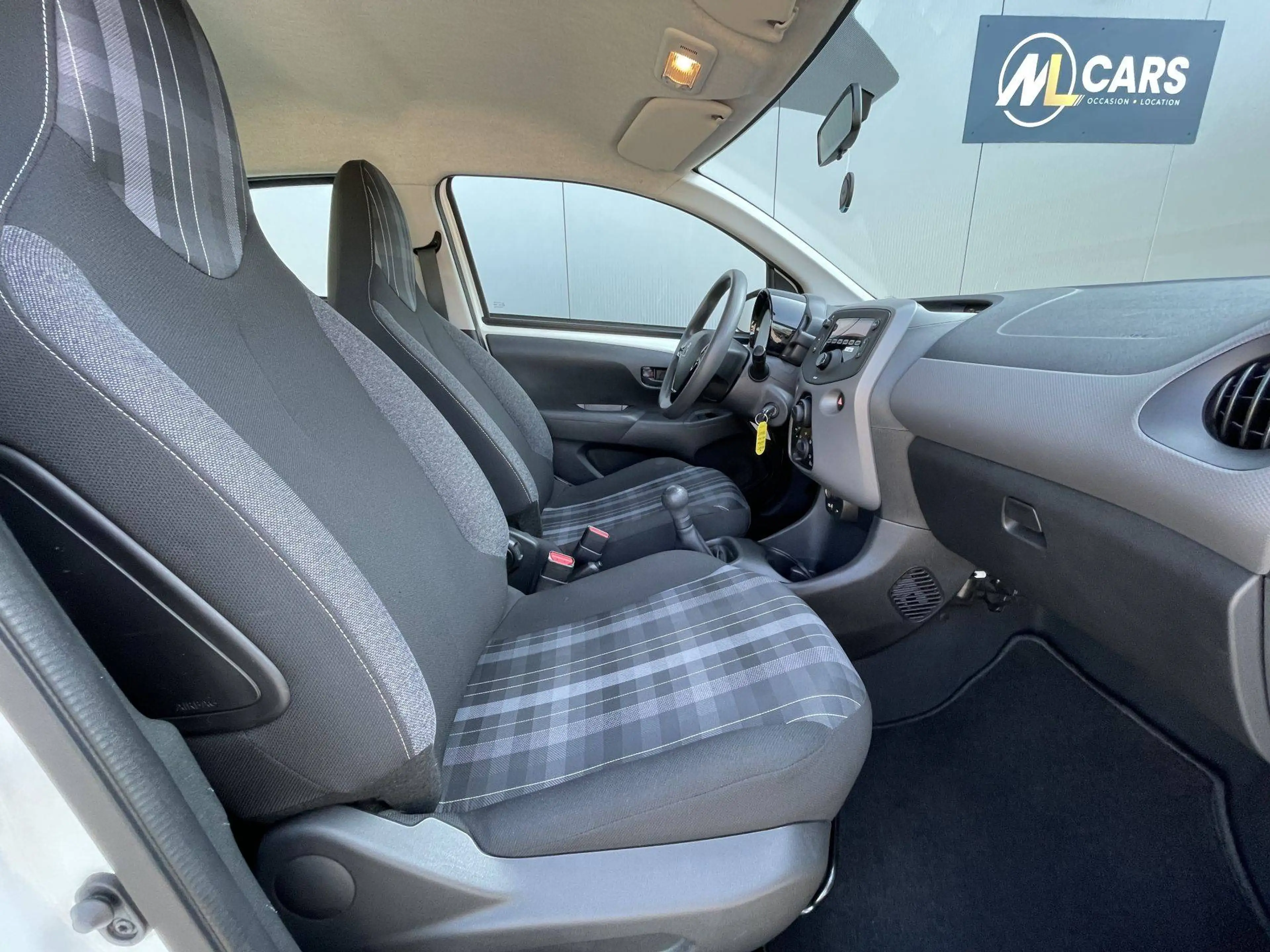Peugeot 108 1.0 VTI ACTIVE — photo 14