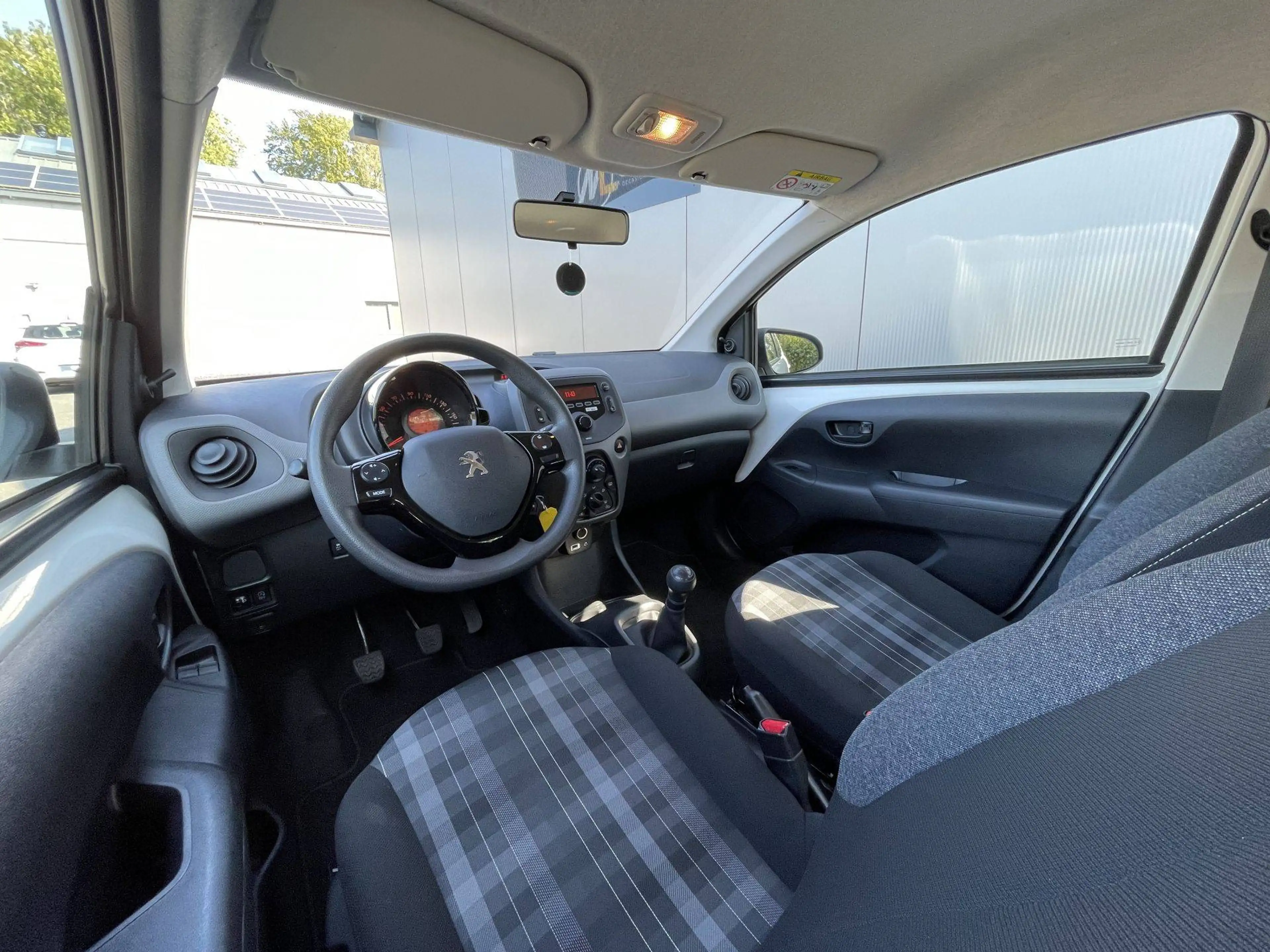 Peugeot 108 1.0 VTI ACTIVE — photo 12