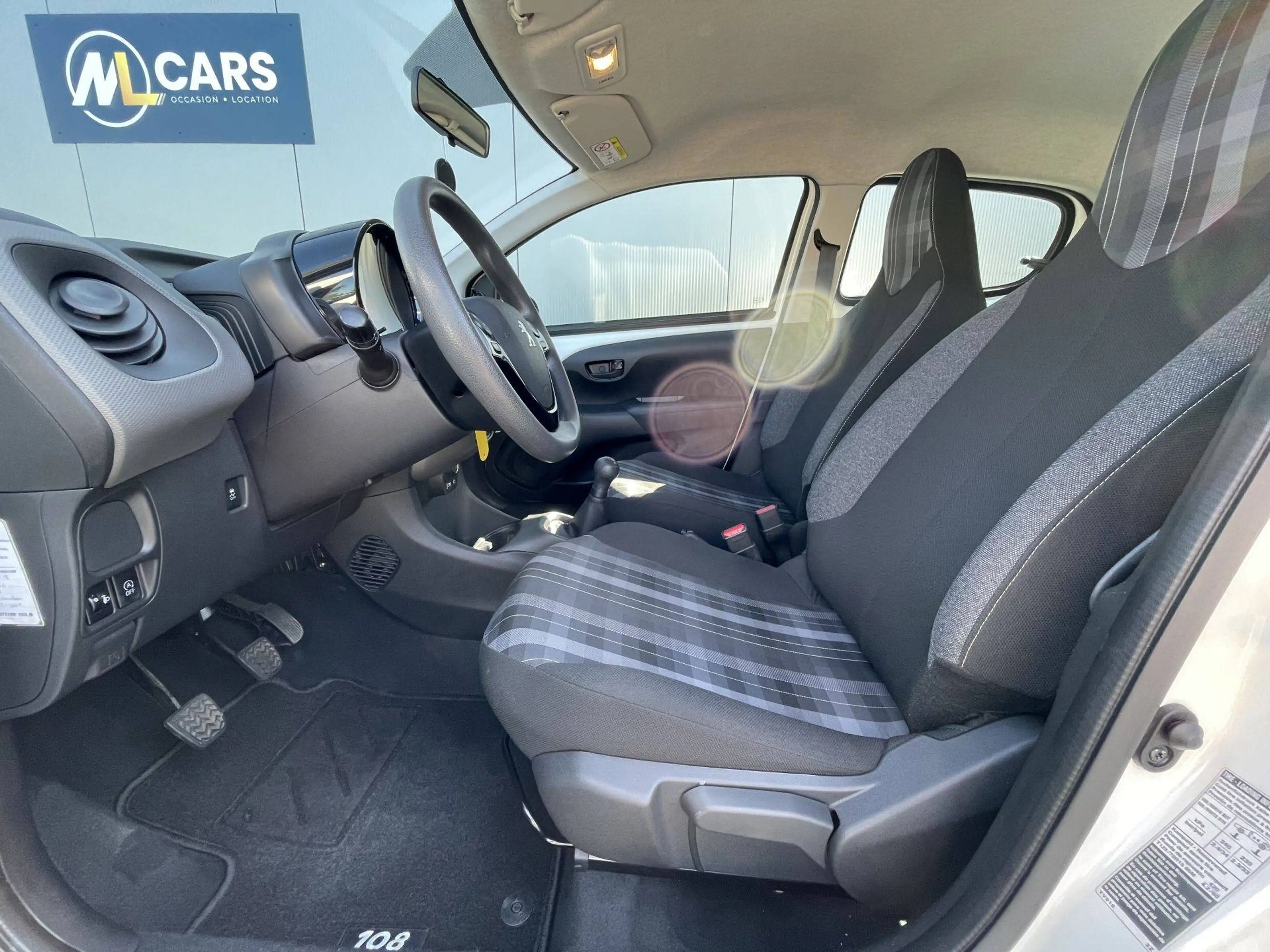 Peugeot 108 1.0 VTI ACTIVE — photo 11
