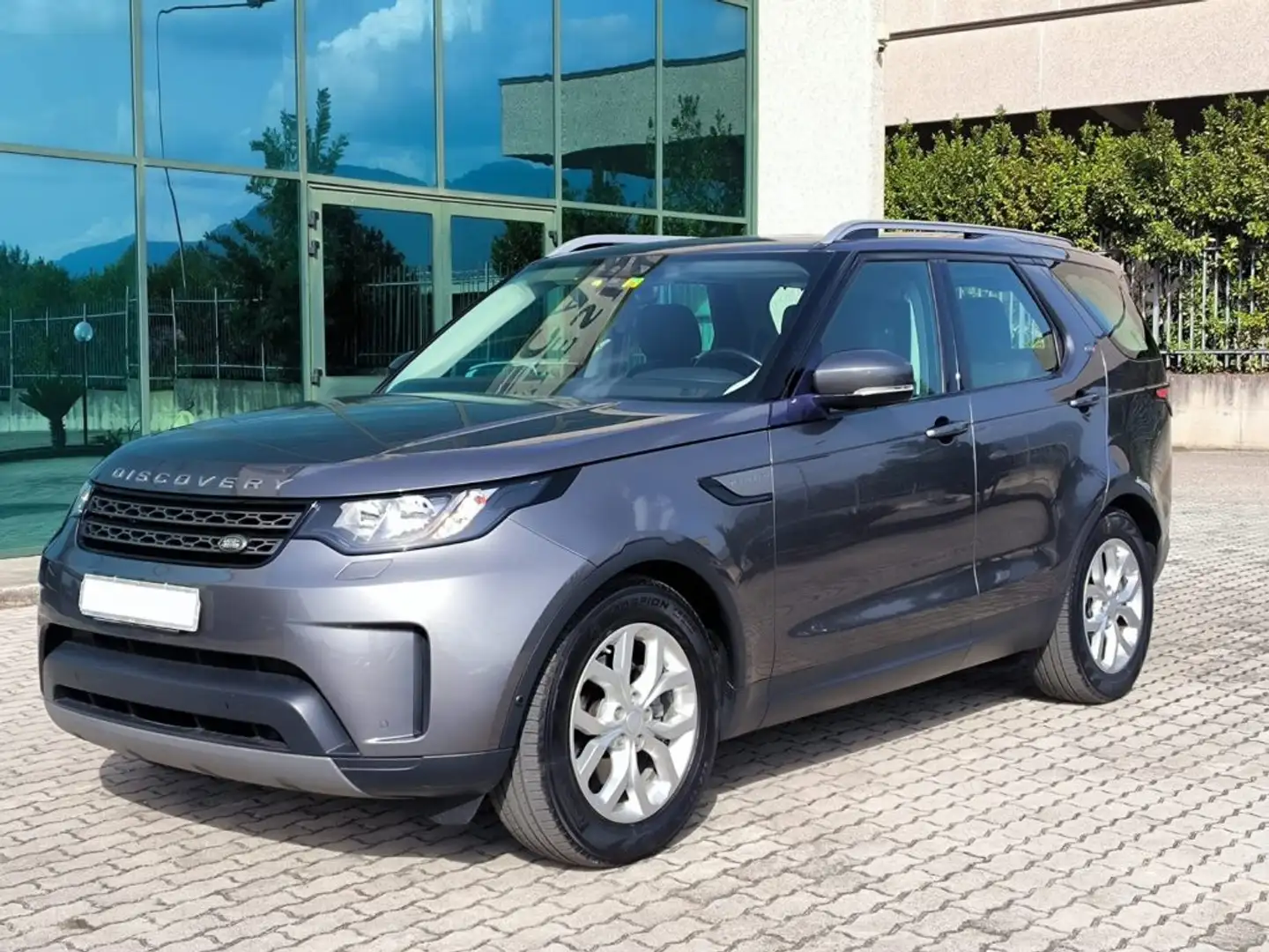 Land Rover Discovery 2.0 TD4 SE 180CV AUTOM Сірий - 2