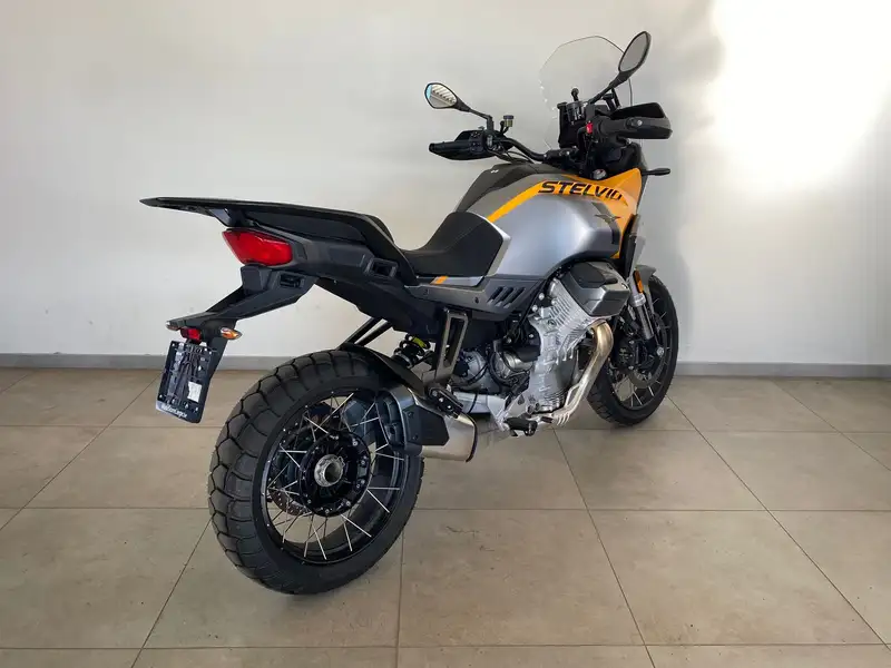 Moto Guzzi Stelvio - foto 2